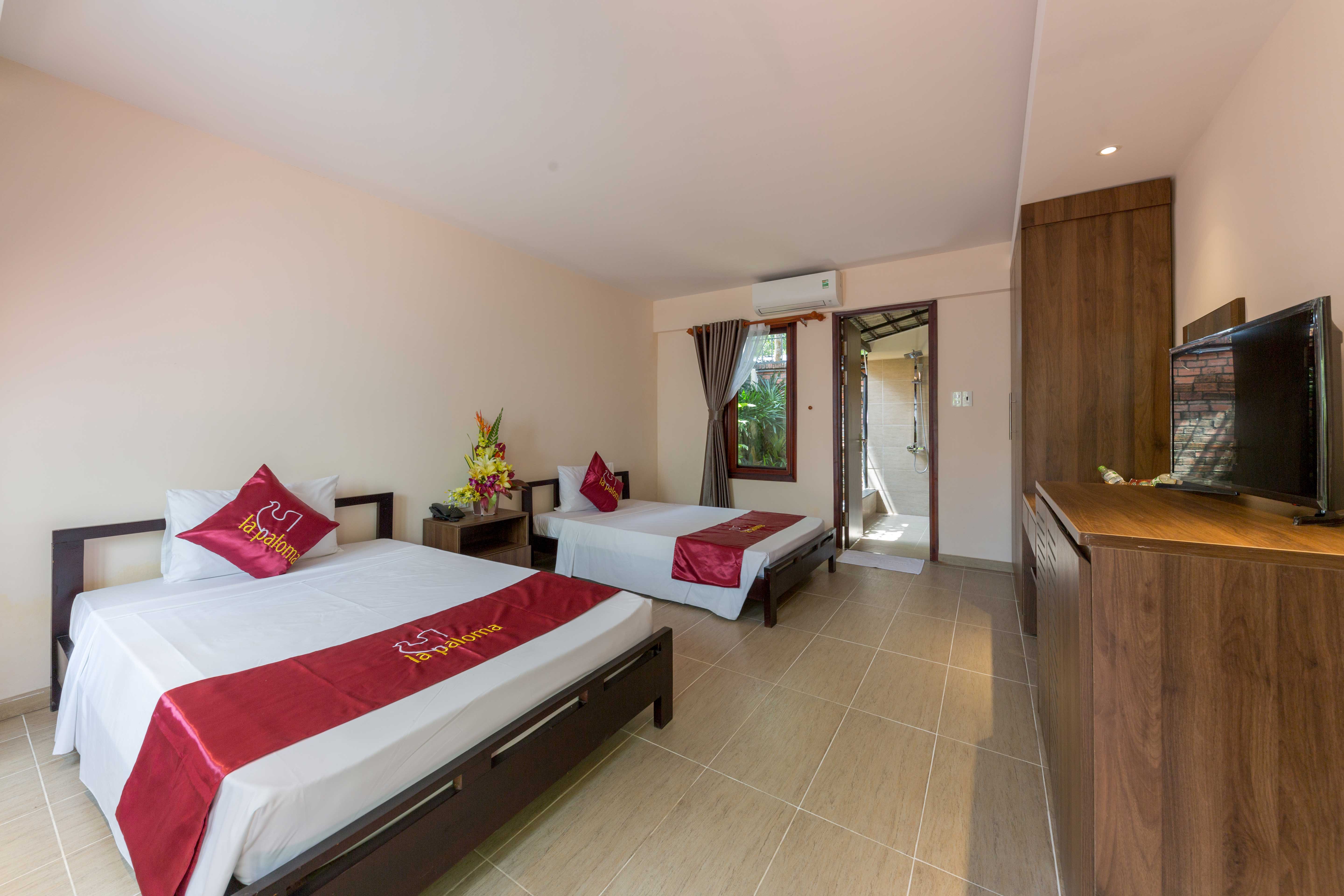 GARDEN VIEW BUNGALOW WITH TERRACE 