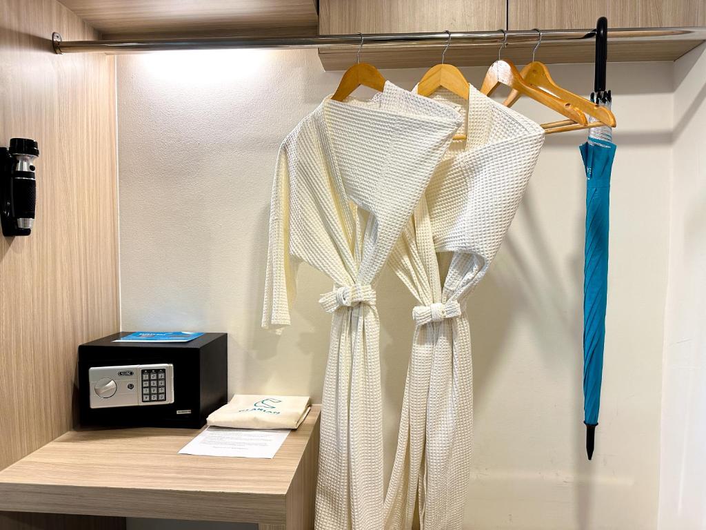 Deluxe Twin Balcony Room