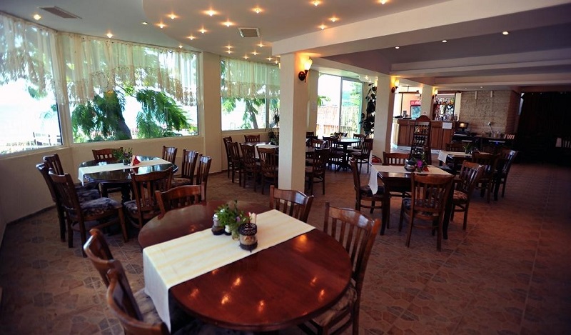 Hotel Oasis Balchik Restaurant.jpg