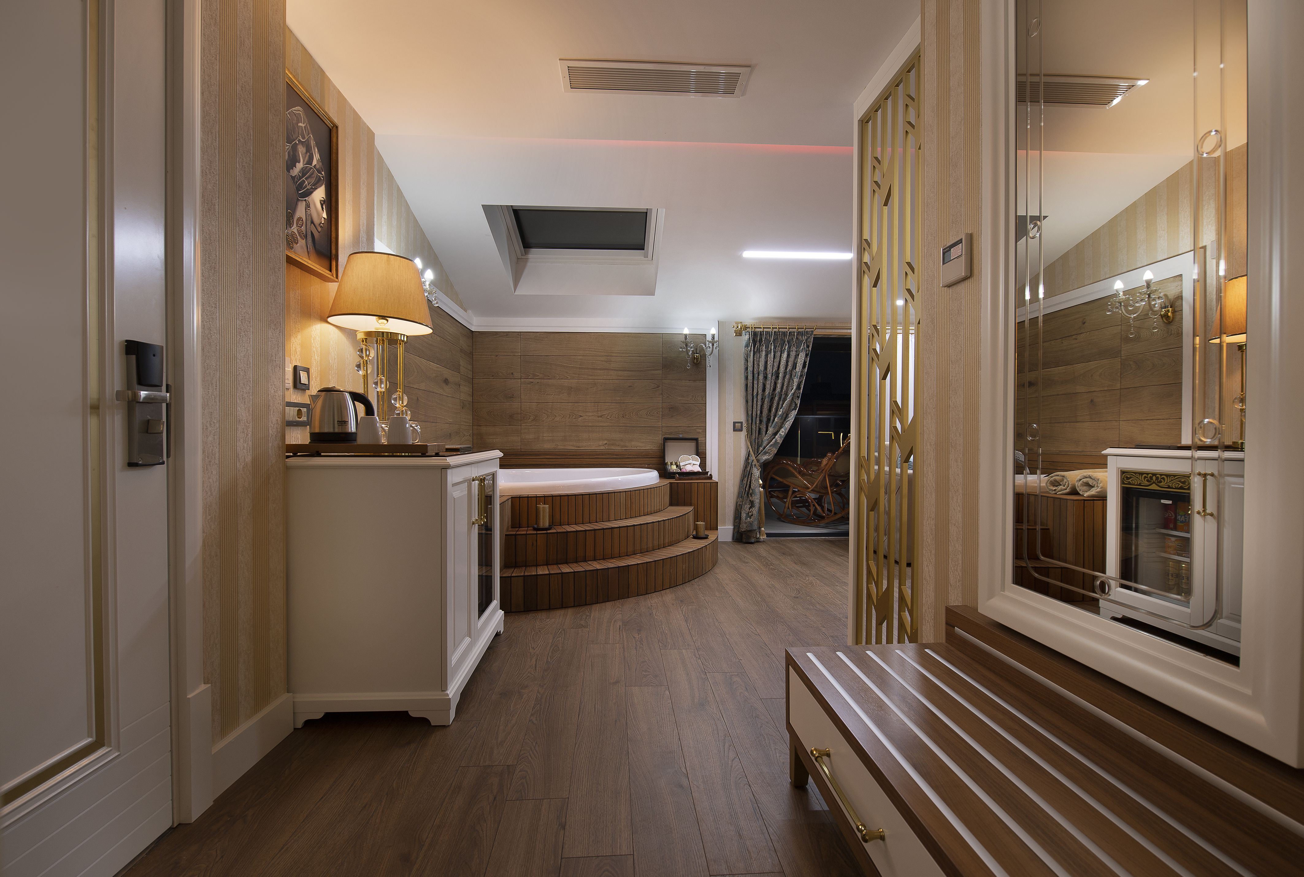 JACUZZI SUITE 