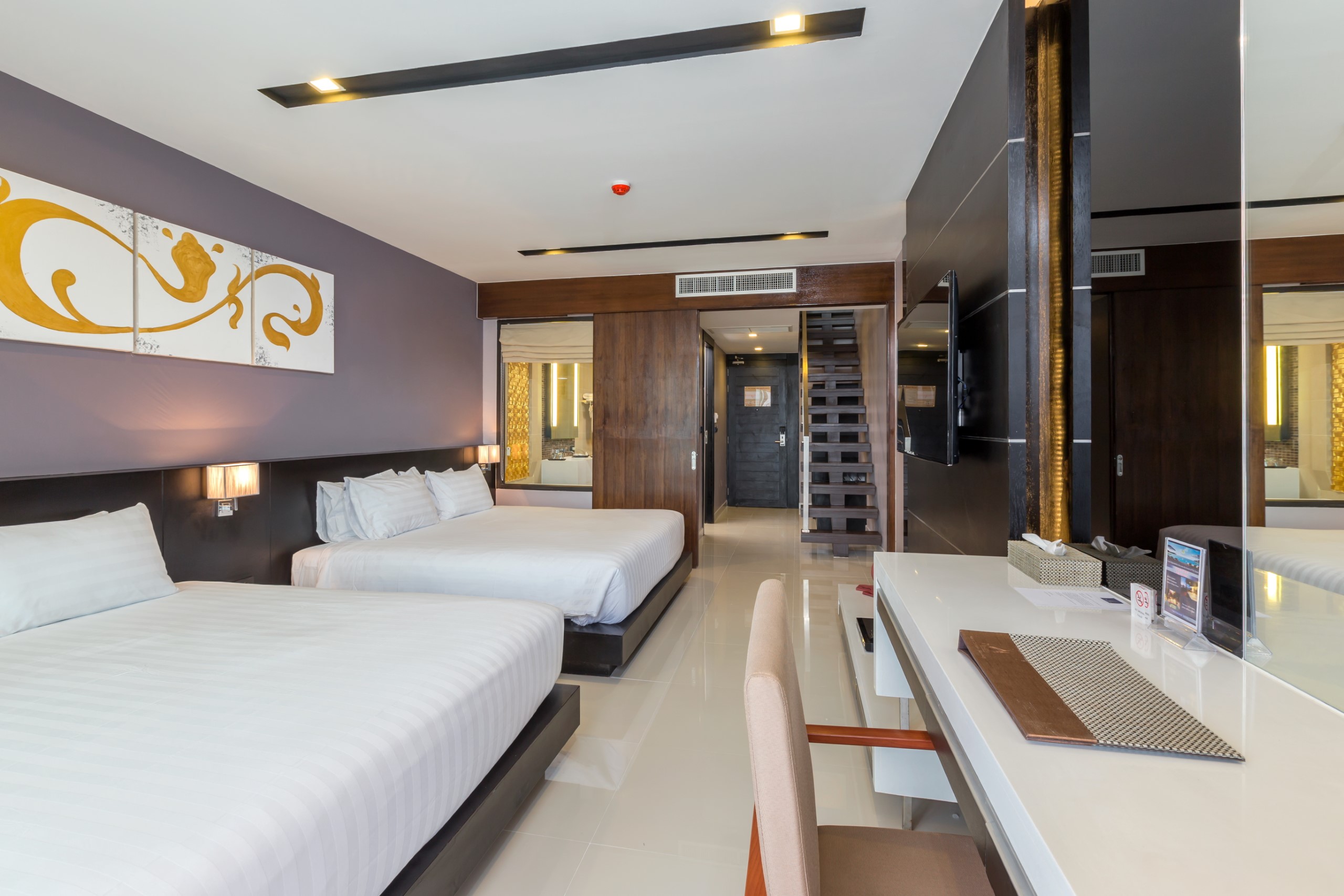 1 B/ROOM FAMILY SUITE