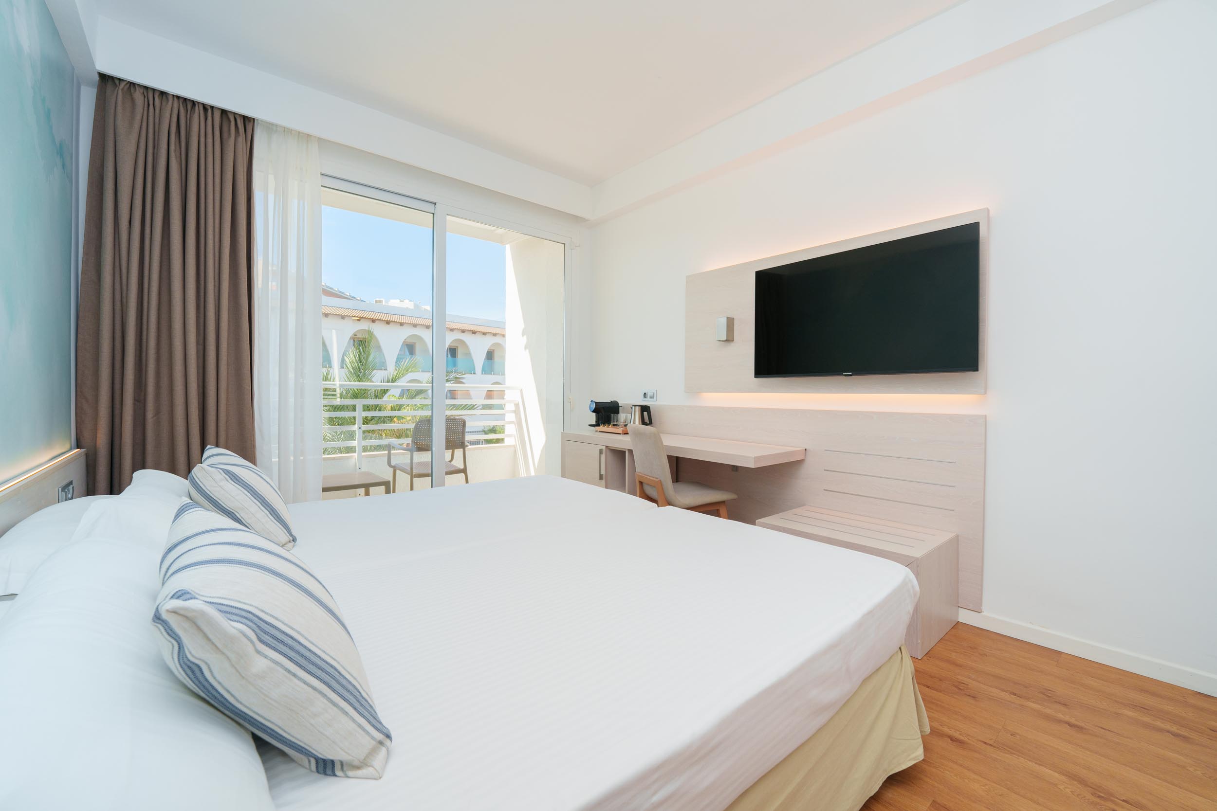 DOUBLE BALCONY OR TERRACE