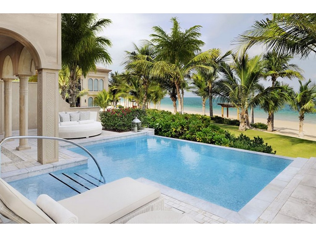 Palm Beach Executive Suite with a Pool 