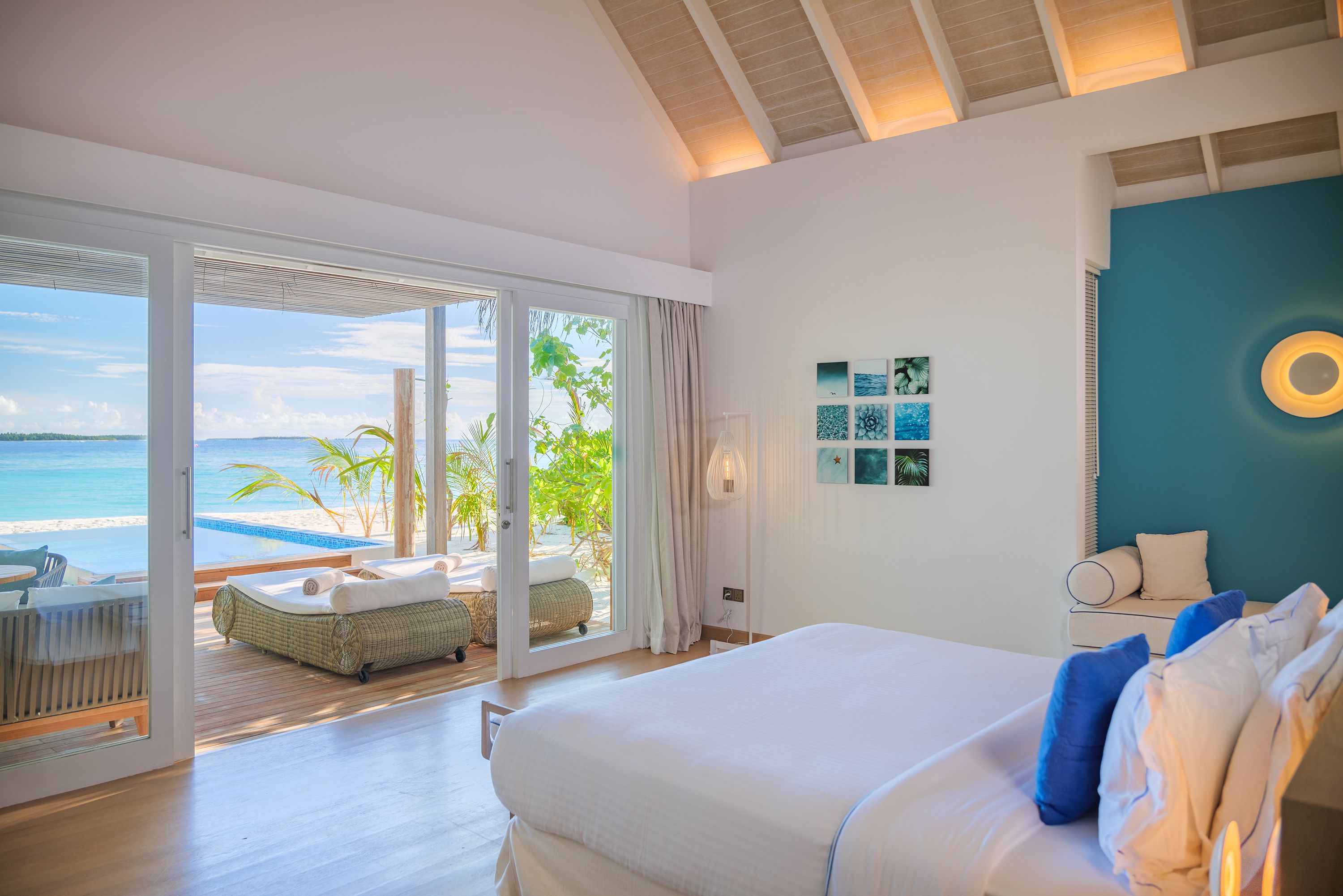 SUNSET BEACH VILLA WITH POOL