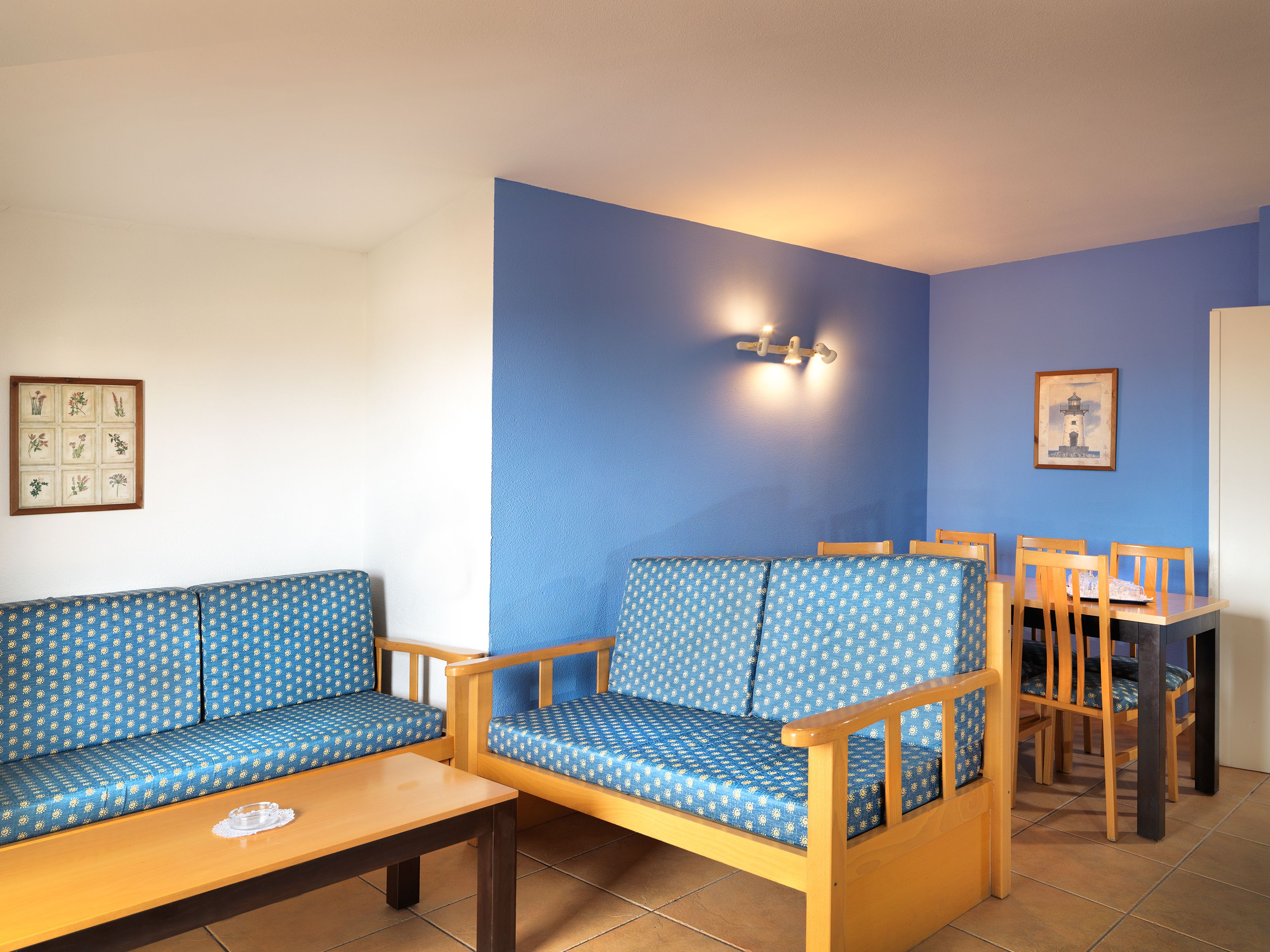 3 BEDROOM APARTMENT BALCONY OR TERRACE