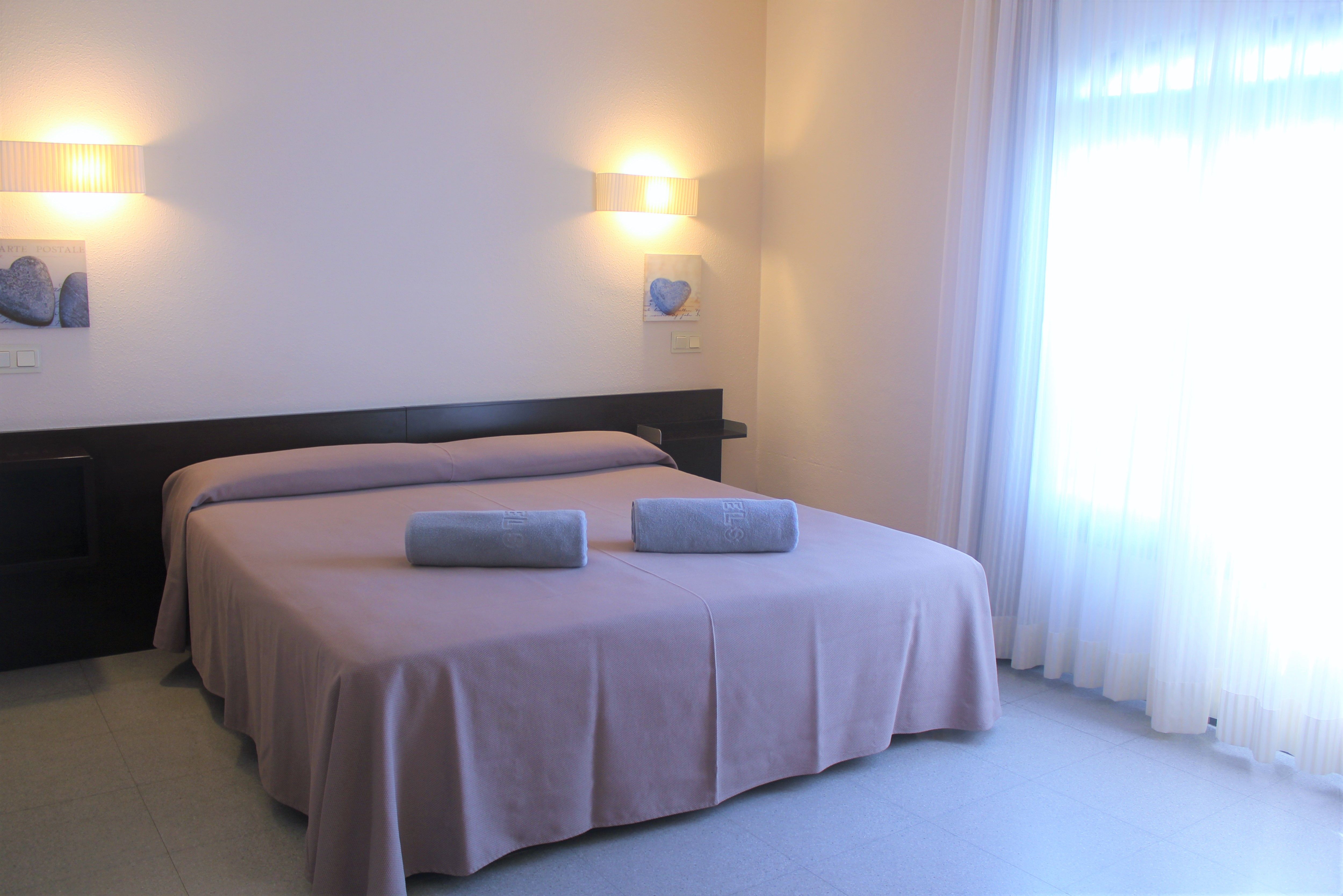 CLASSIC DOUBLE ROOM WITH BALCONY OR TERRACE