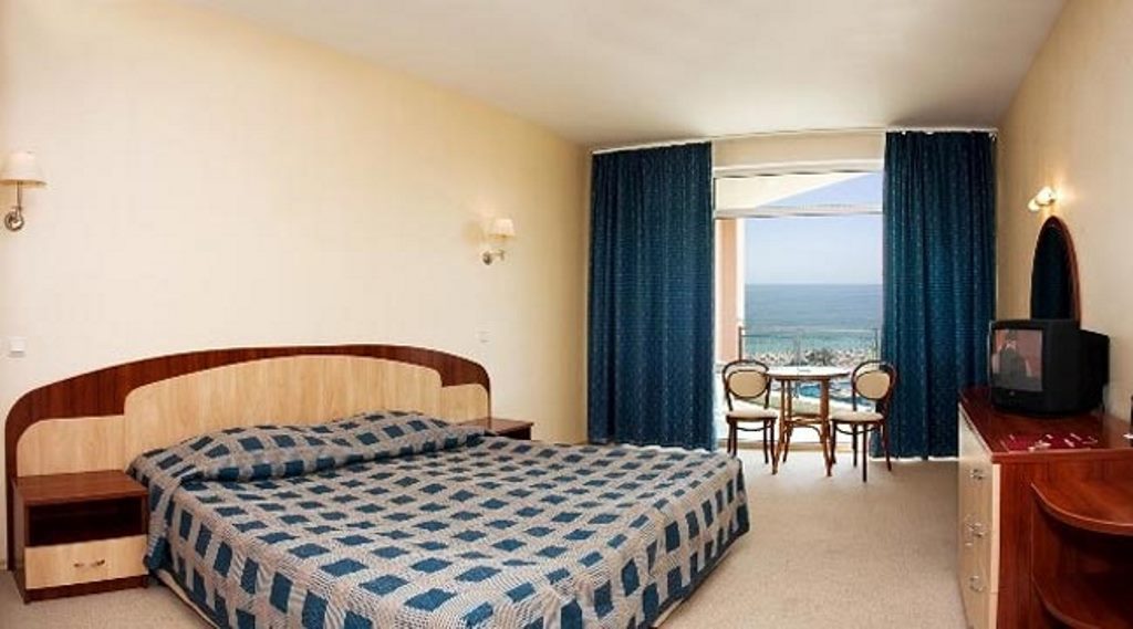 Twin Standard Room (Balcony)