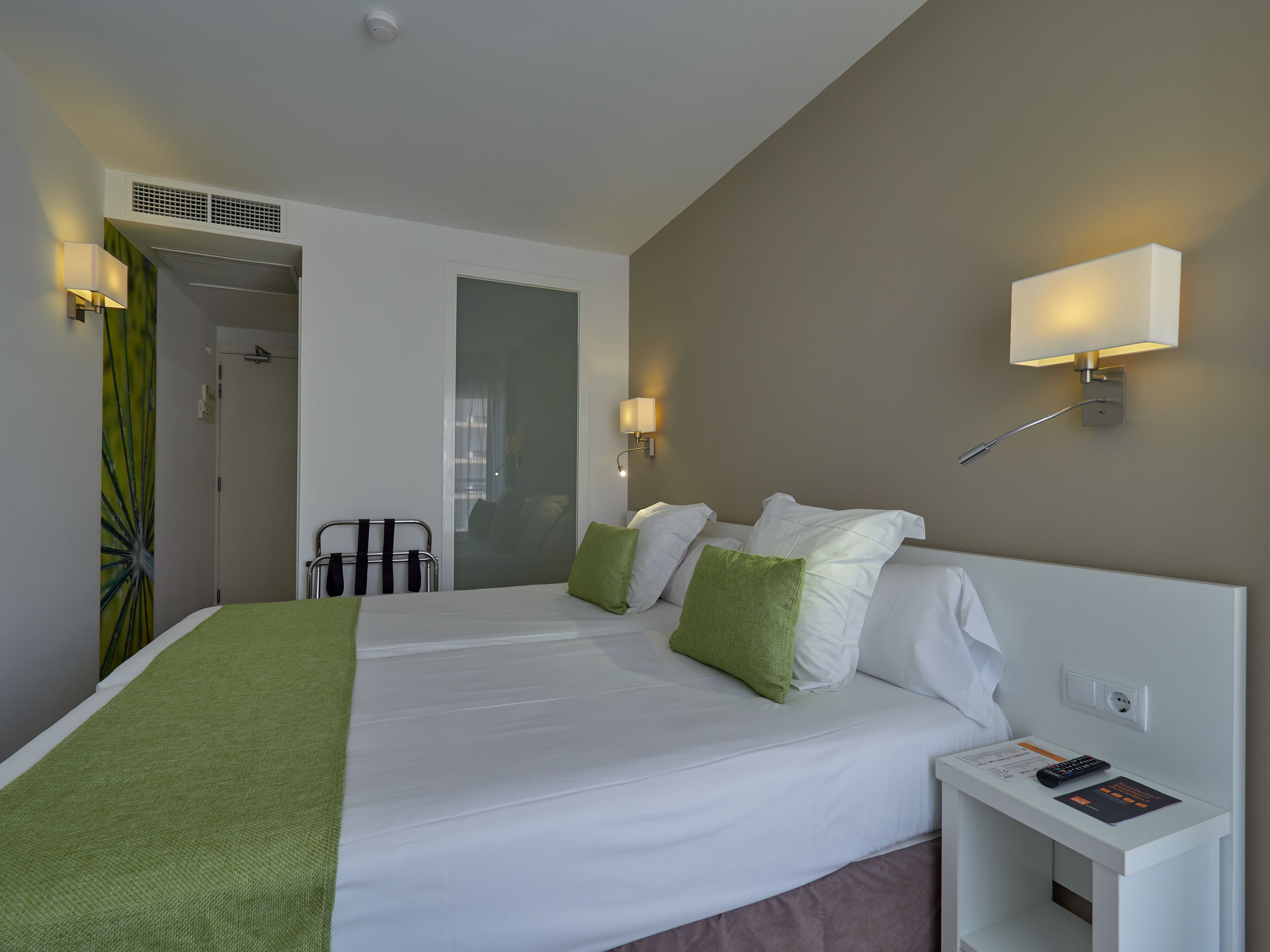 DB - TWIN ROOM BALCONY OR TERRACE