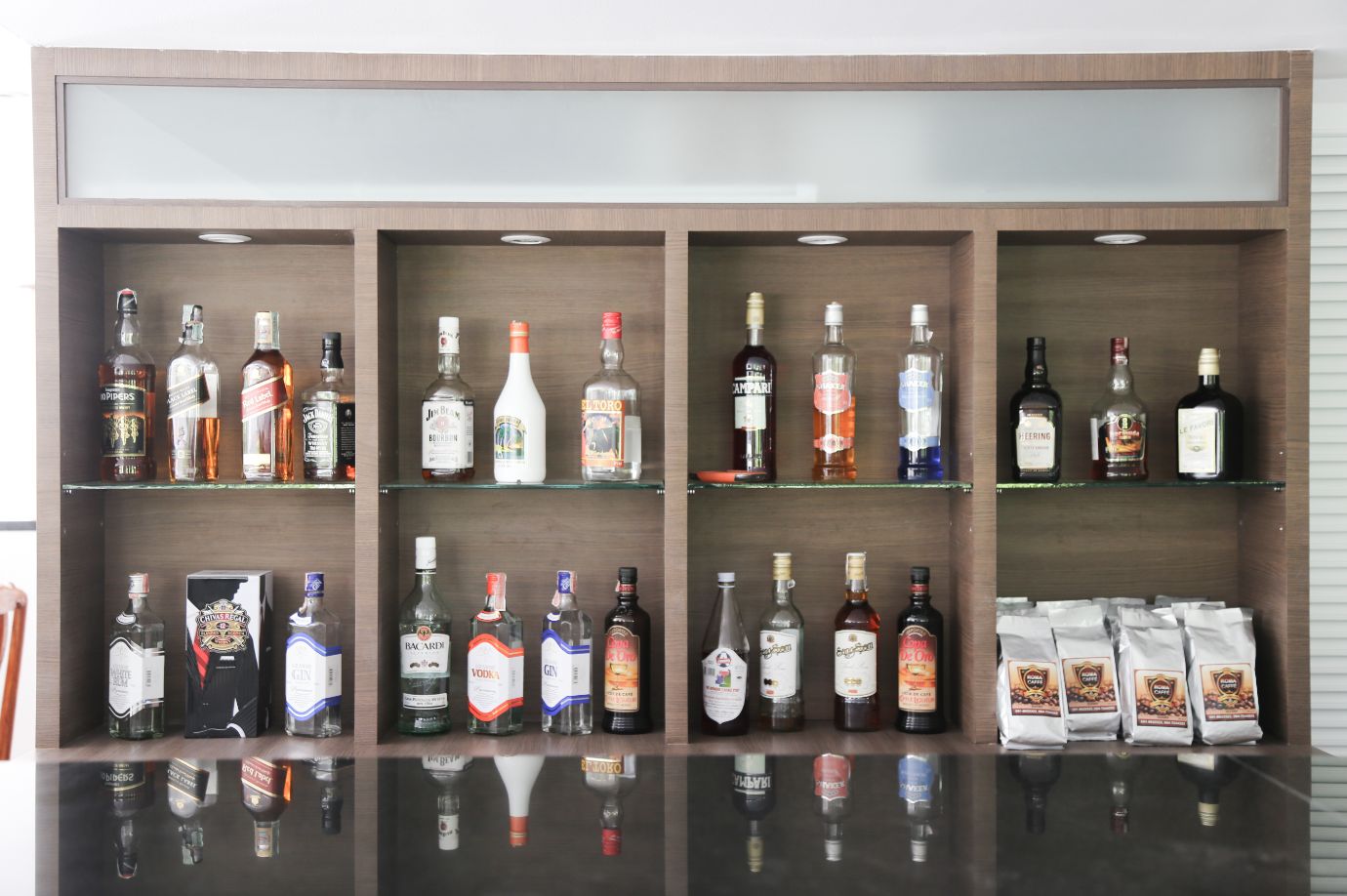 HOTEL DE KARON BAR