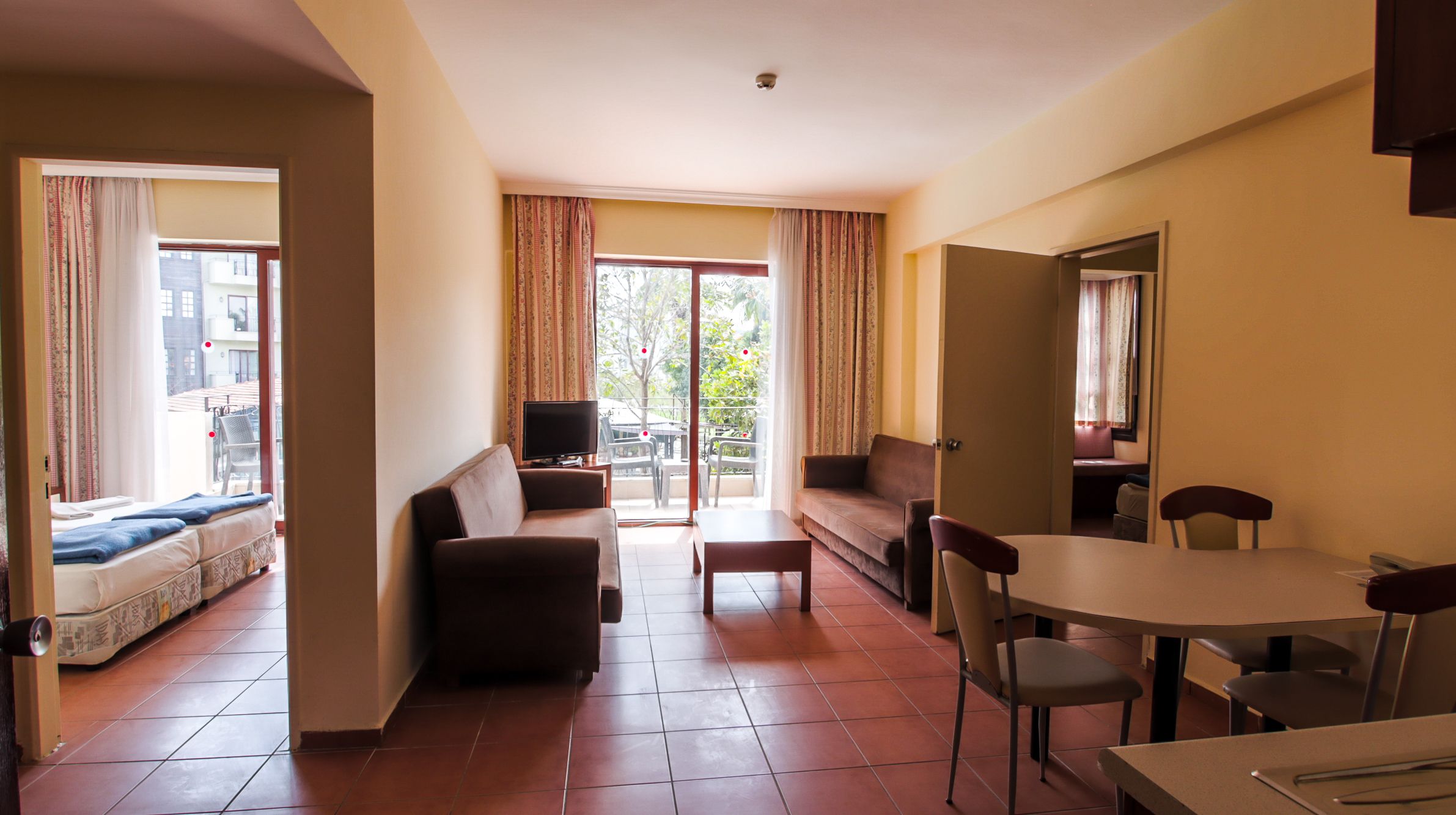 ONE BEDROOM APARTMENT