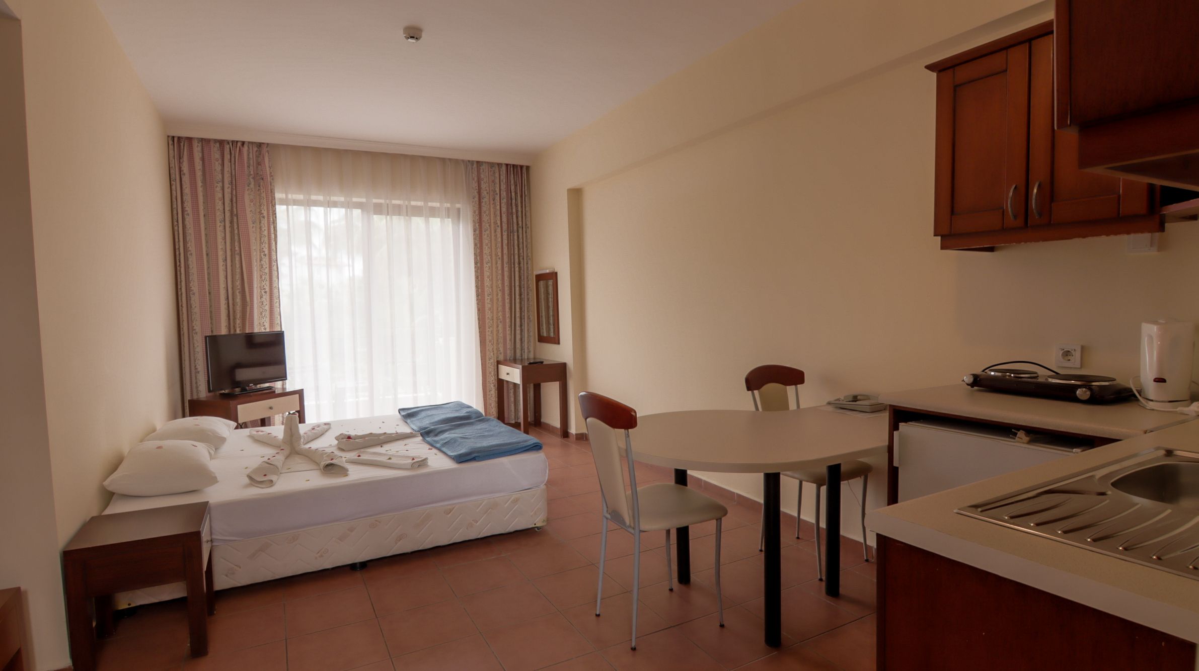 STUDIO APARTMENT ROOM