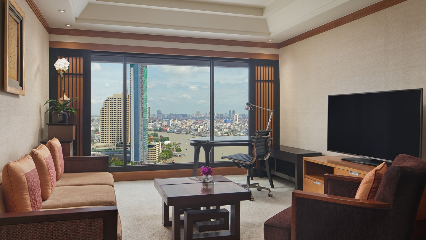 Club Executive Riverview Suite