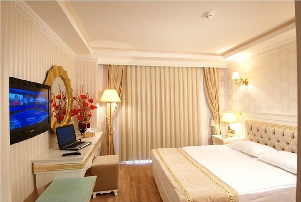 STANDARD ROOM LAND VIEW