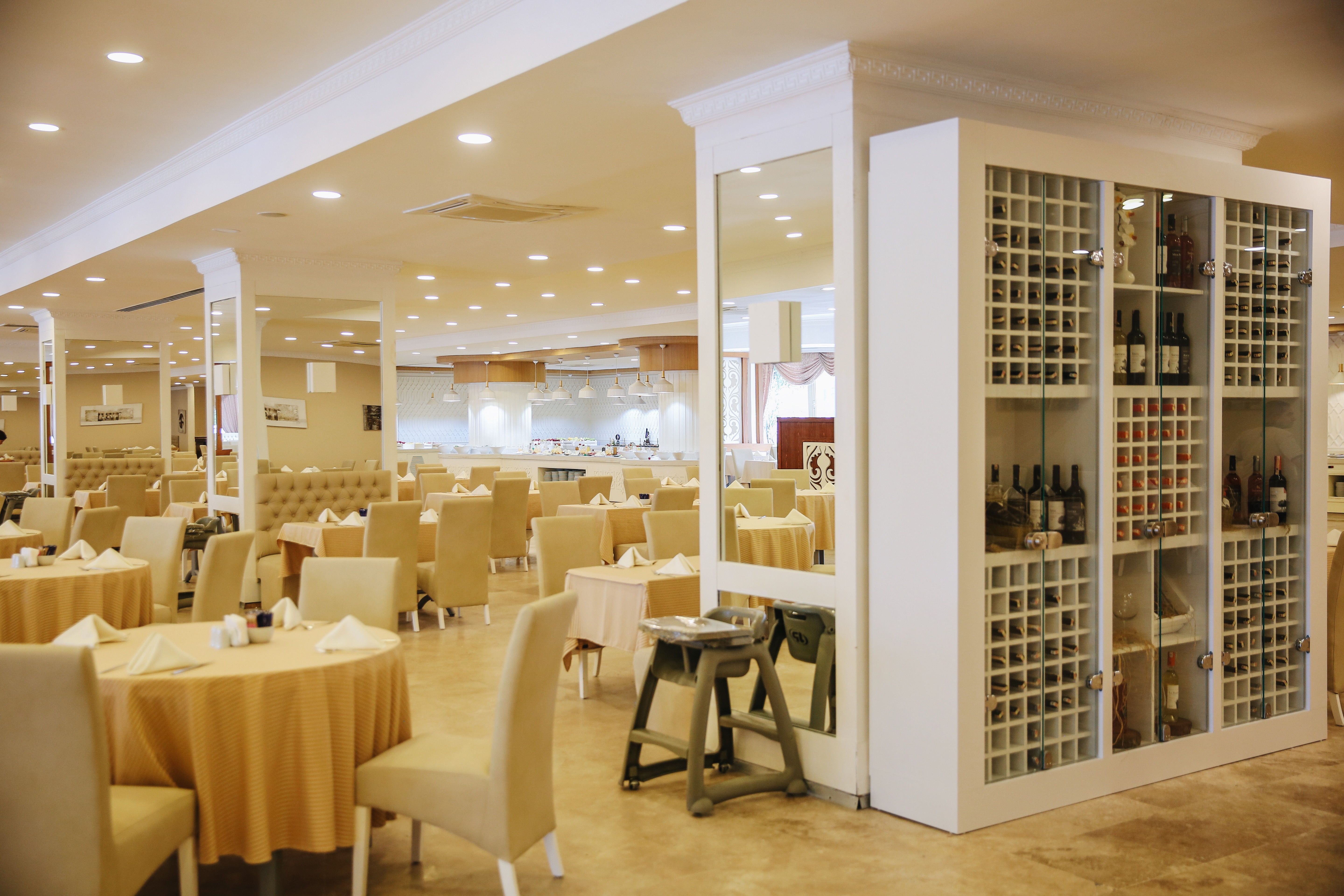 NOVELLA CLASSIC RESTAURANT