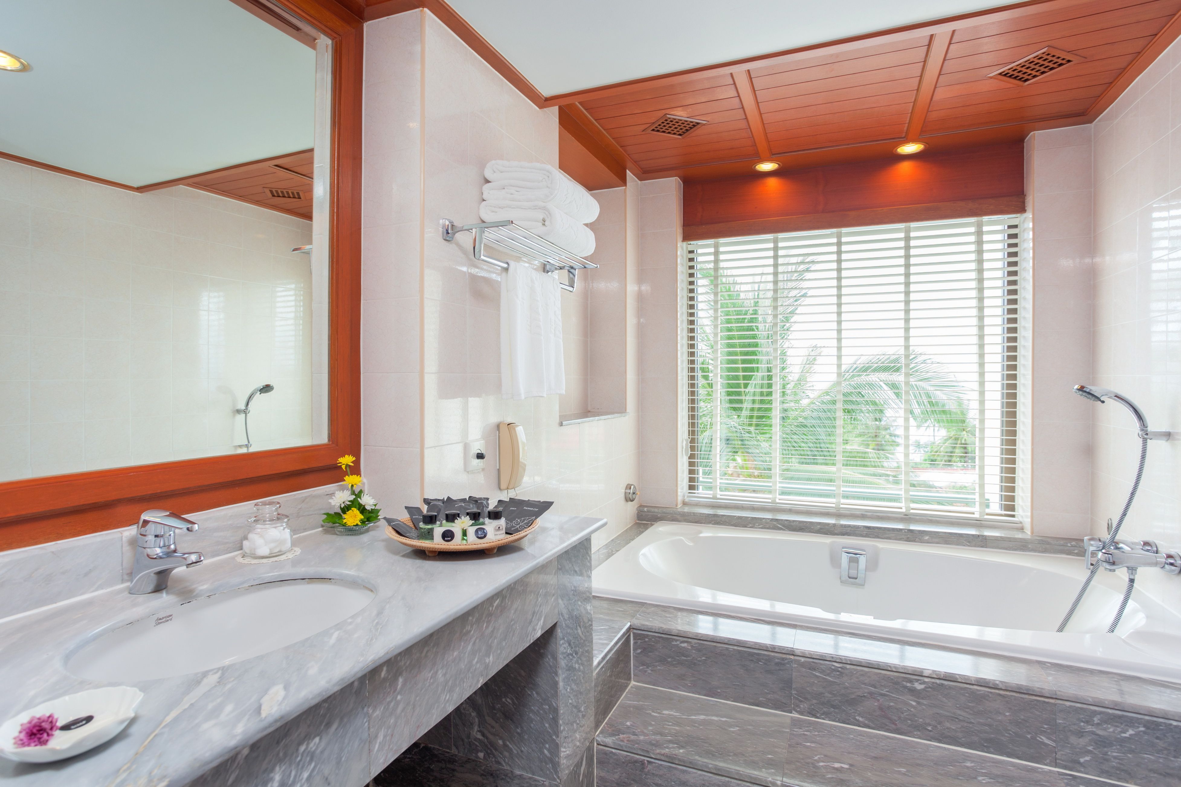 Diamond Suite 