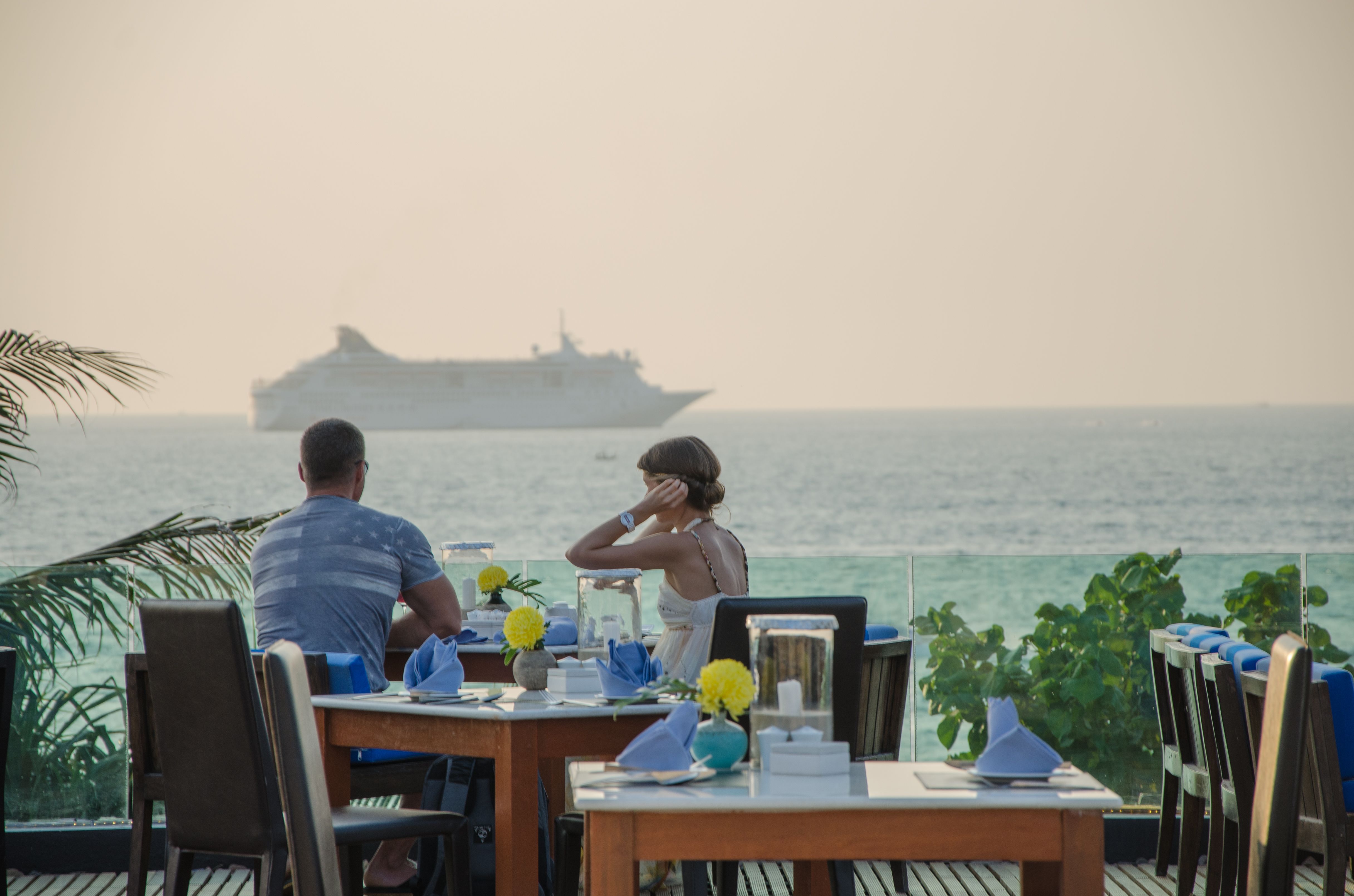 The Suface Bar and Restaurant