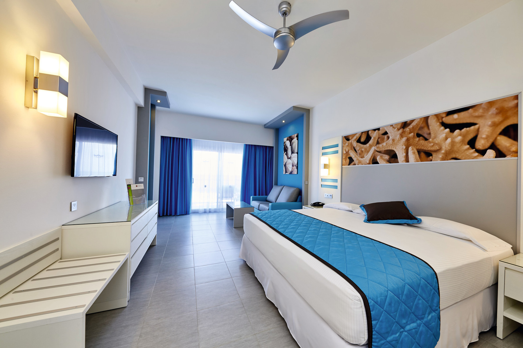 STANDARD COURTYARD VIEW ROOM