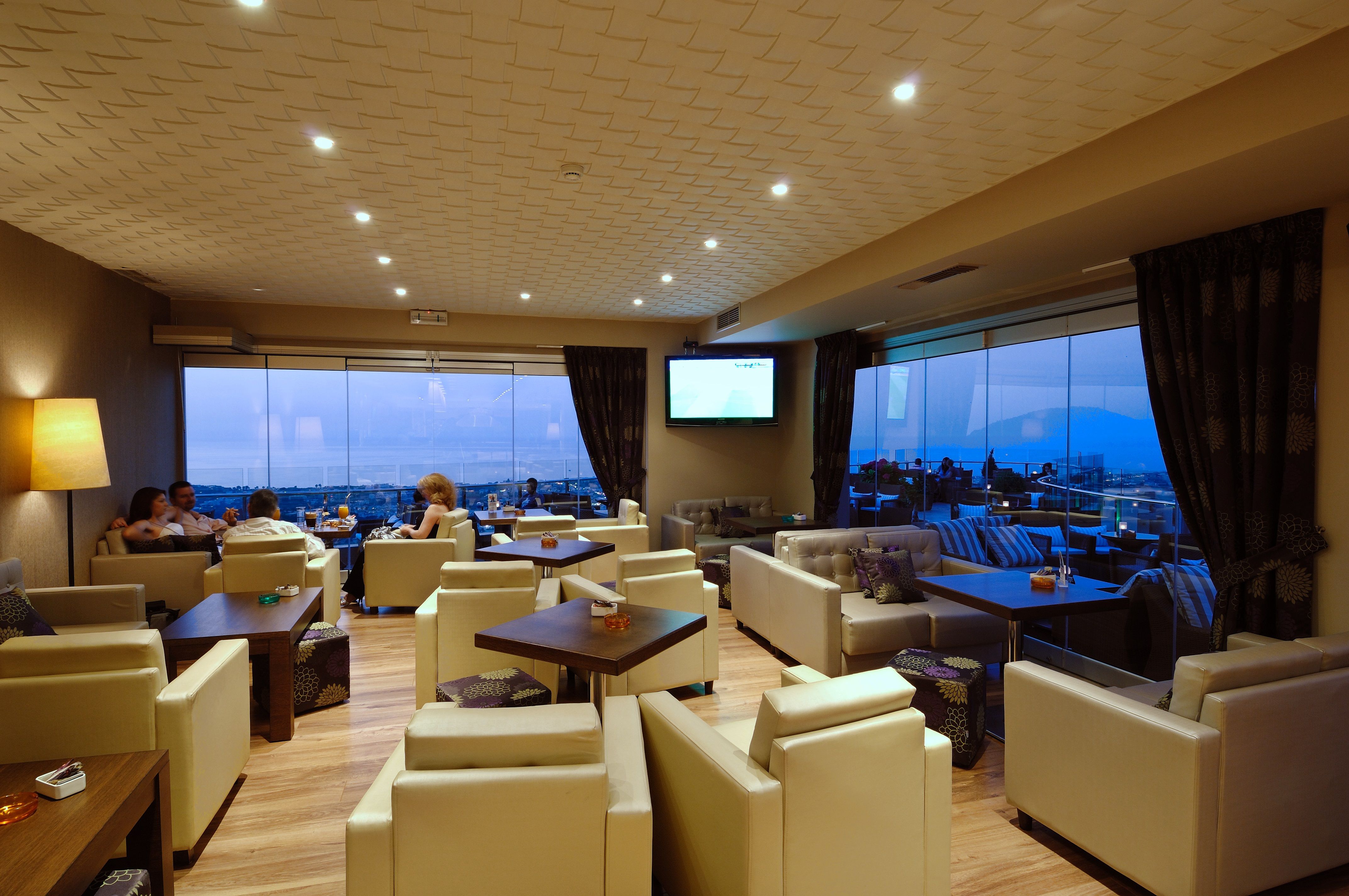 Main Bar 
