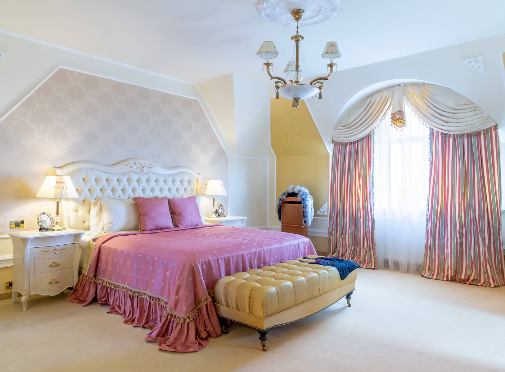 Deluxe Chic Room with Parliament View 