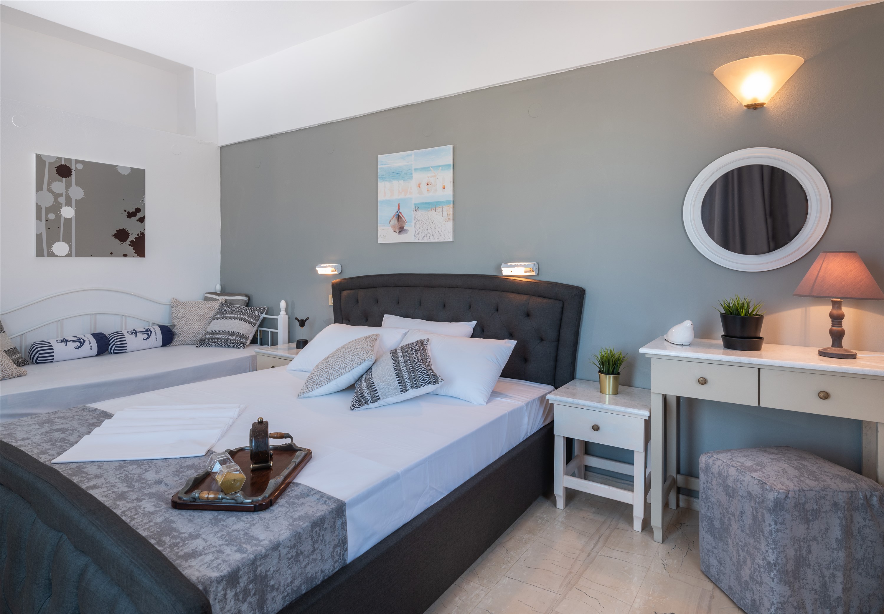 TRIPLE ROOM