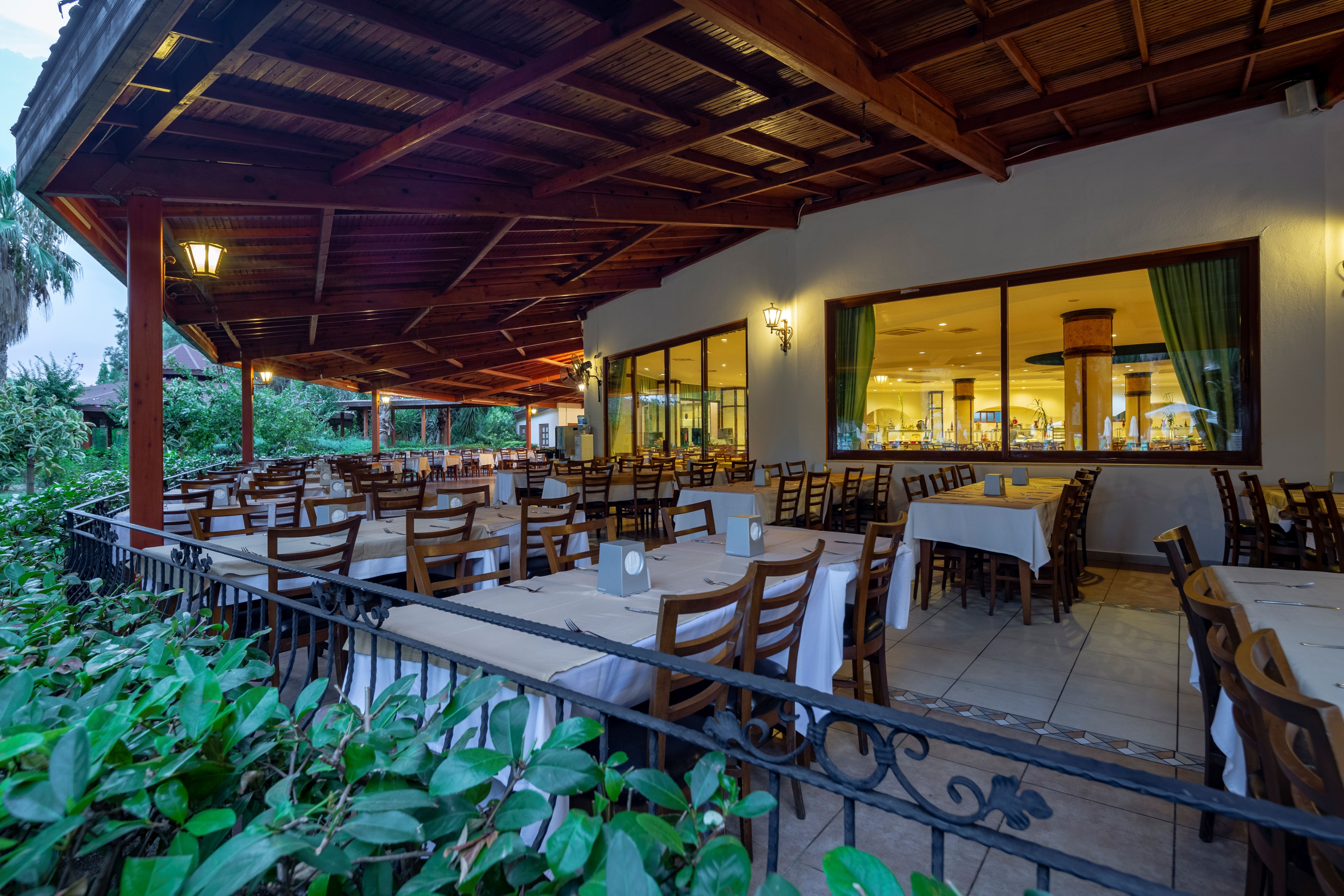 MAIN RESTAURANT