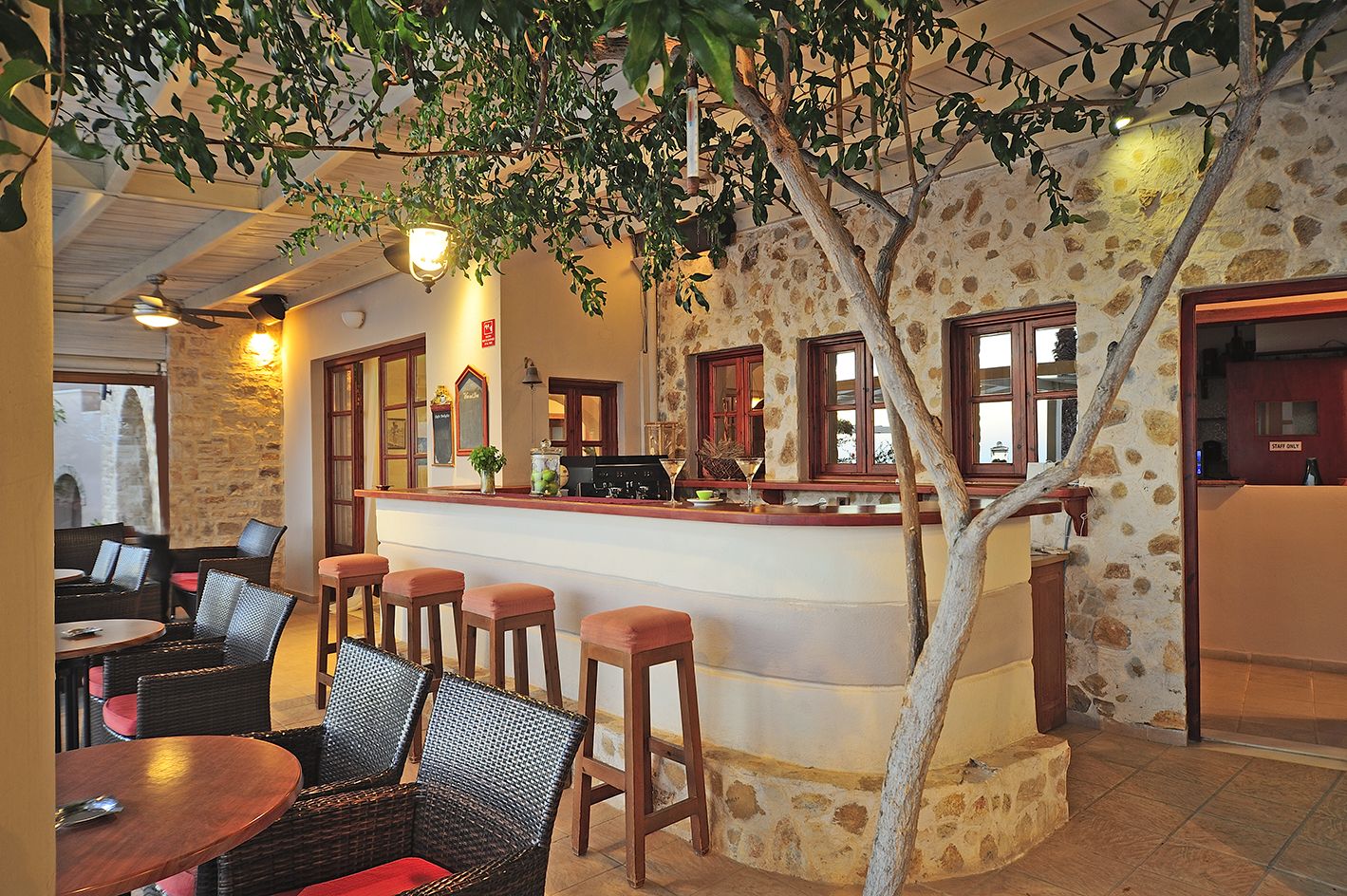 POOL BAR