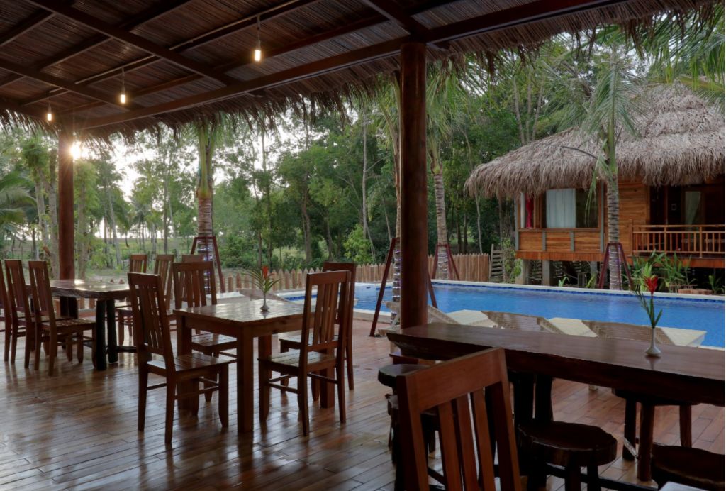 MAIN RESTAURANT