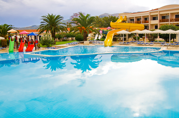 Corfu, Hotel Mitsis Roda Beach, piscina exterioara.jpg