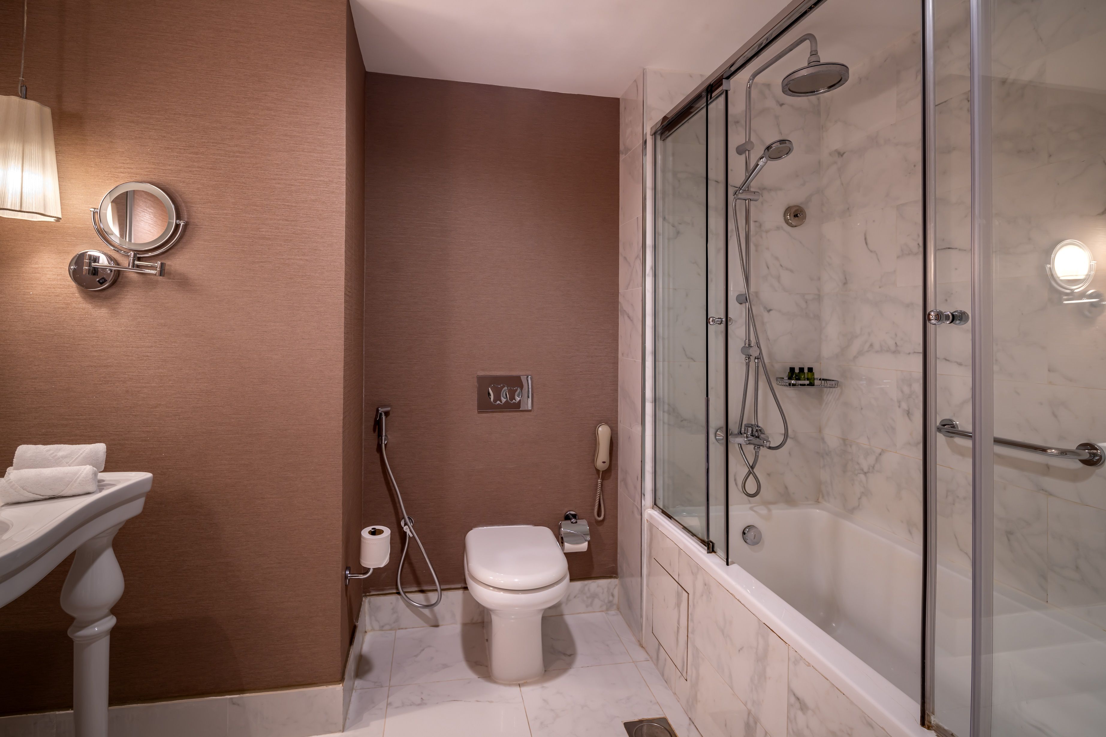 Interconnecting Family Suite with Sea or Pool View