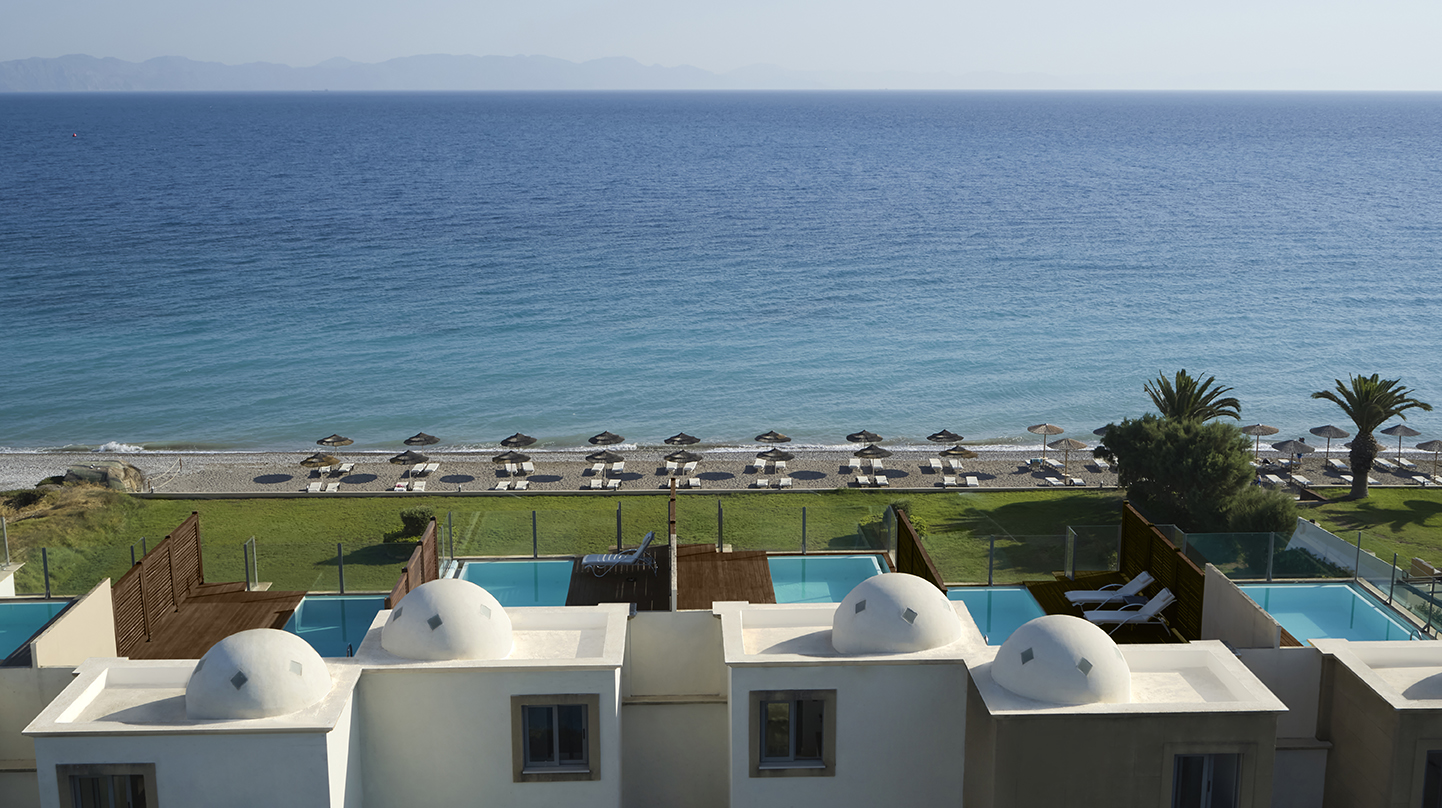 Beachfront Grand Suite with private rooftop pool