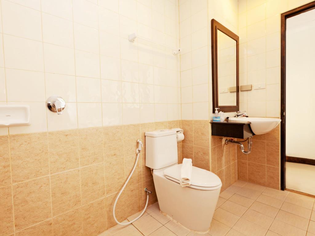 DELUXE ROOM (RUN OF HOUSE)