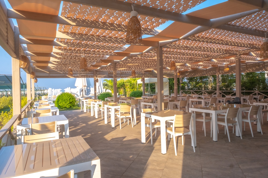 BEACH BAR 