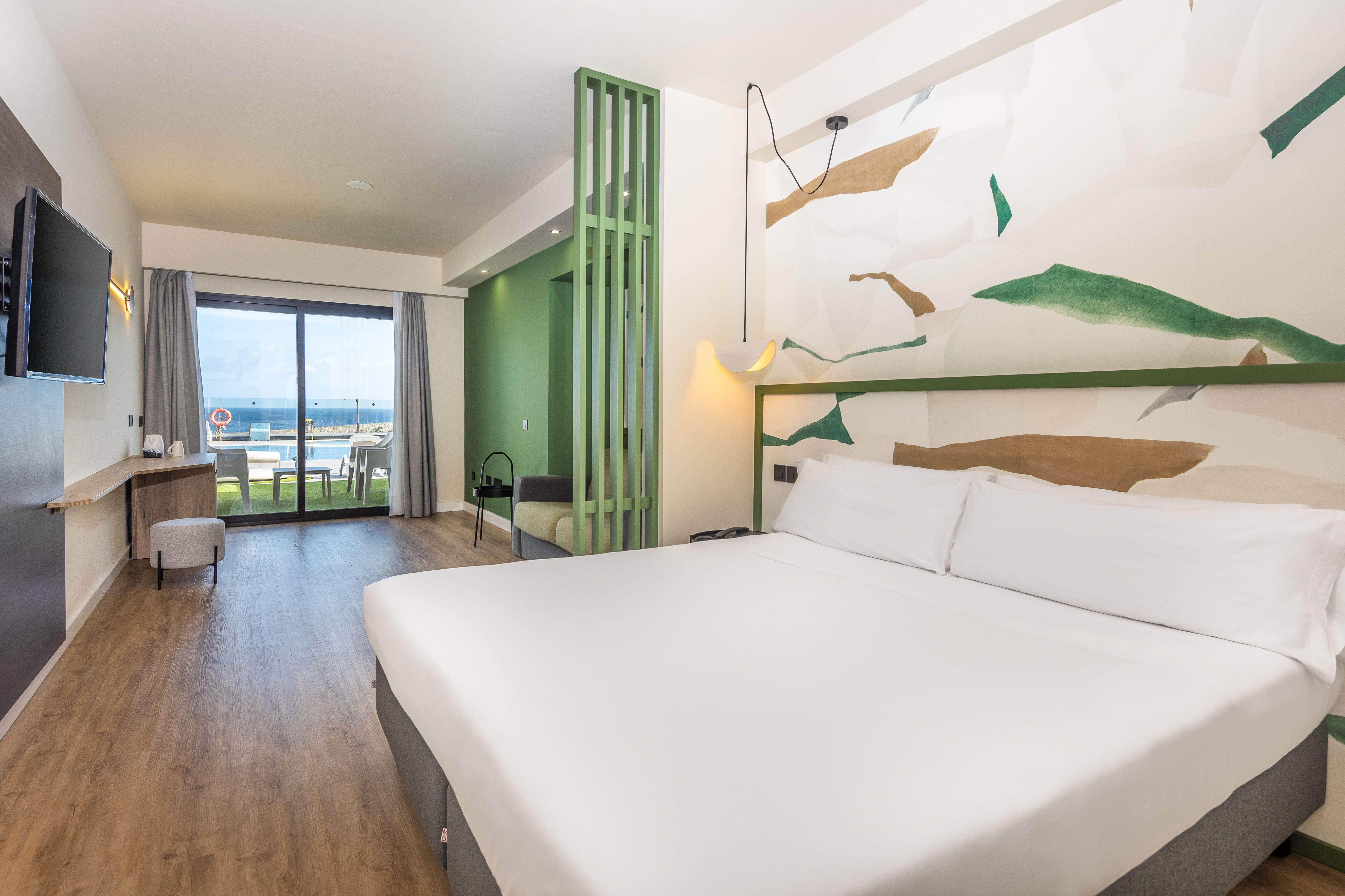 DOUBLE ROOM POOL VIEW WITH TERRACE