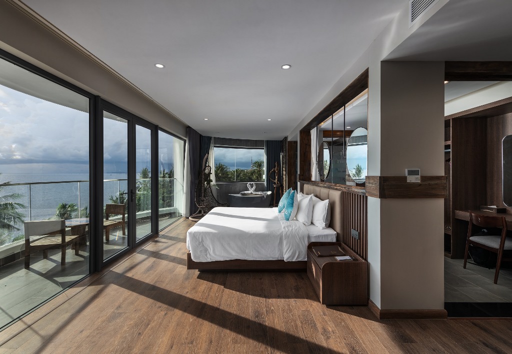 GRAND SUITE SUNSET OCEAN PANORAMA