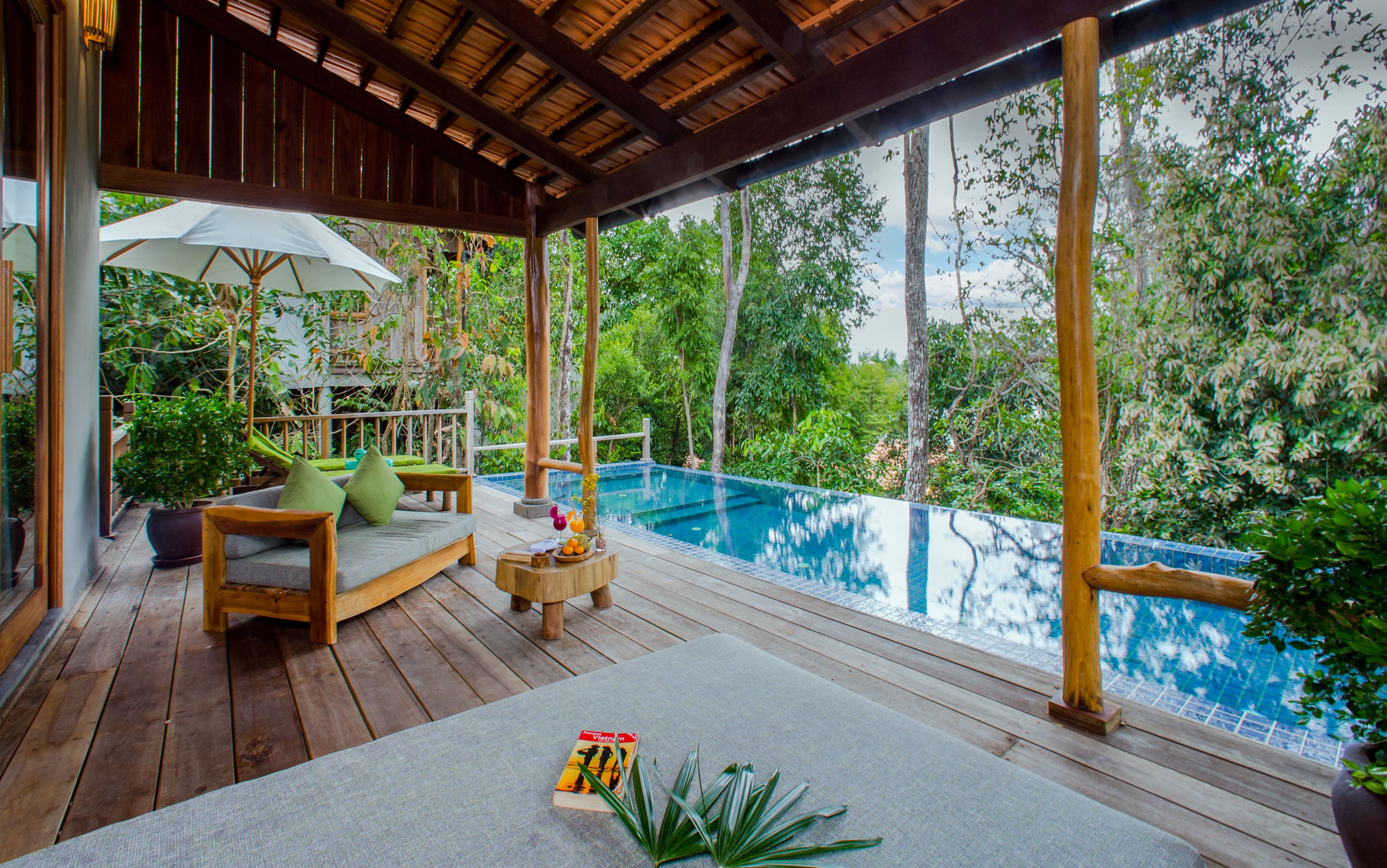 HILLSIDE POOL VILLA