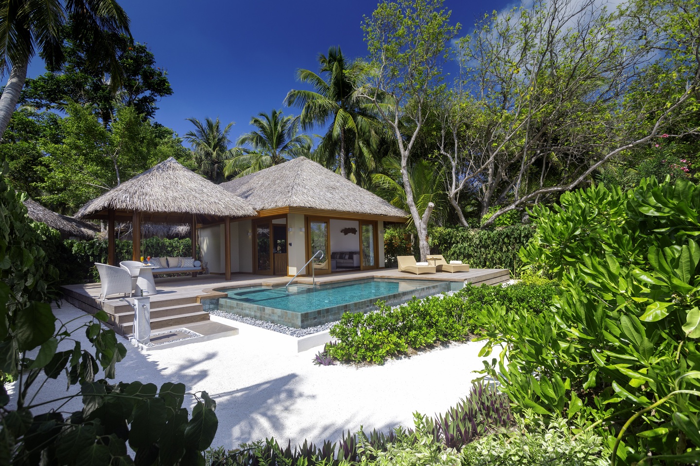 BAROS SUITE WITH PRIVATE POOL