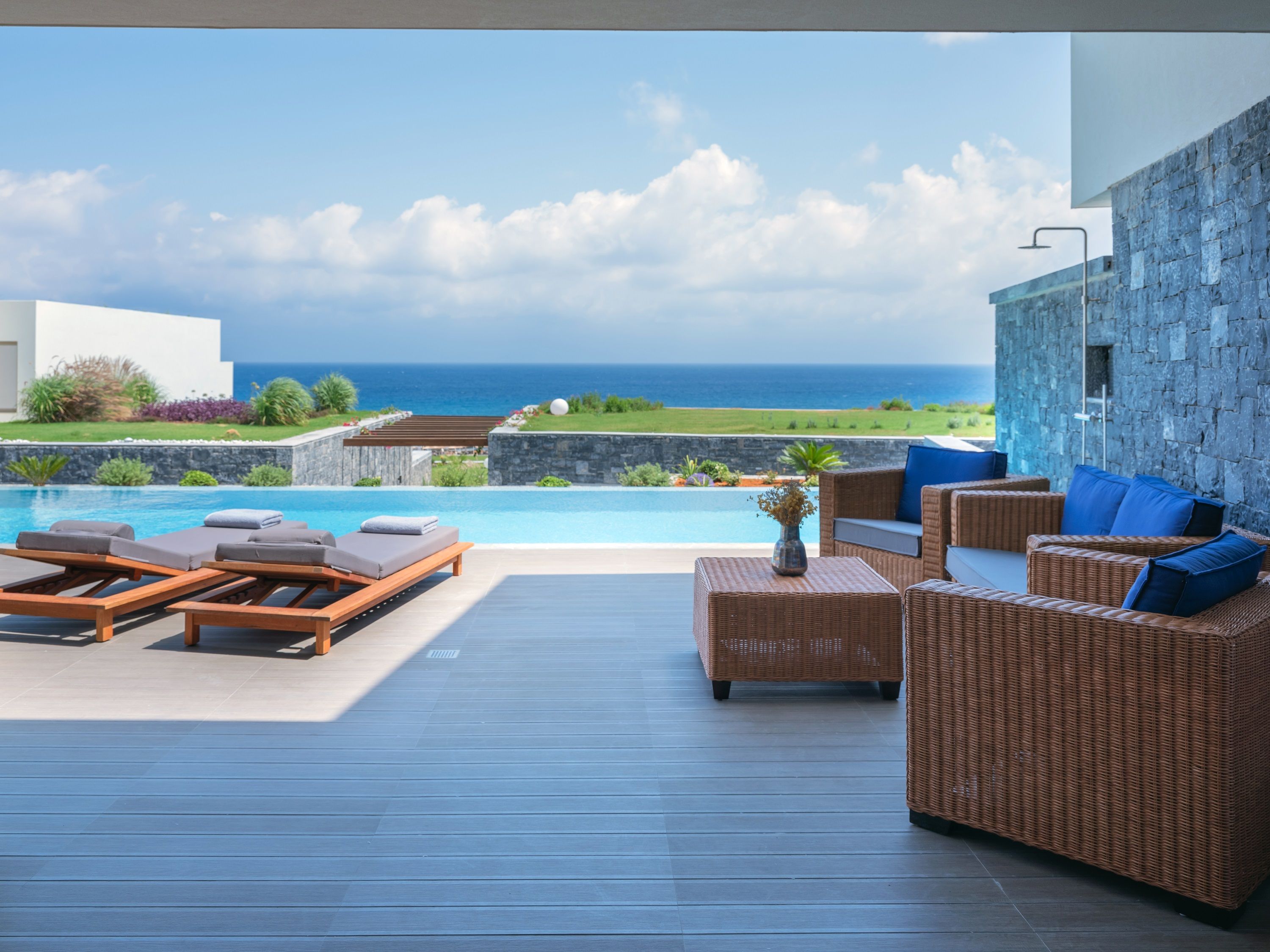 Dream Princess Villa 2 bedrooms in 2 floors, Sea View, with private pool,  outdoor whirlpool & SoulSauna