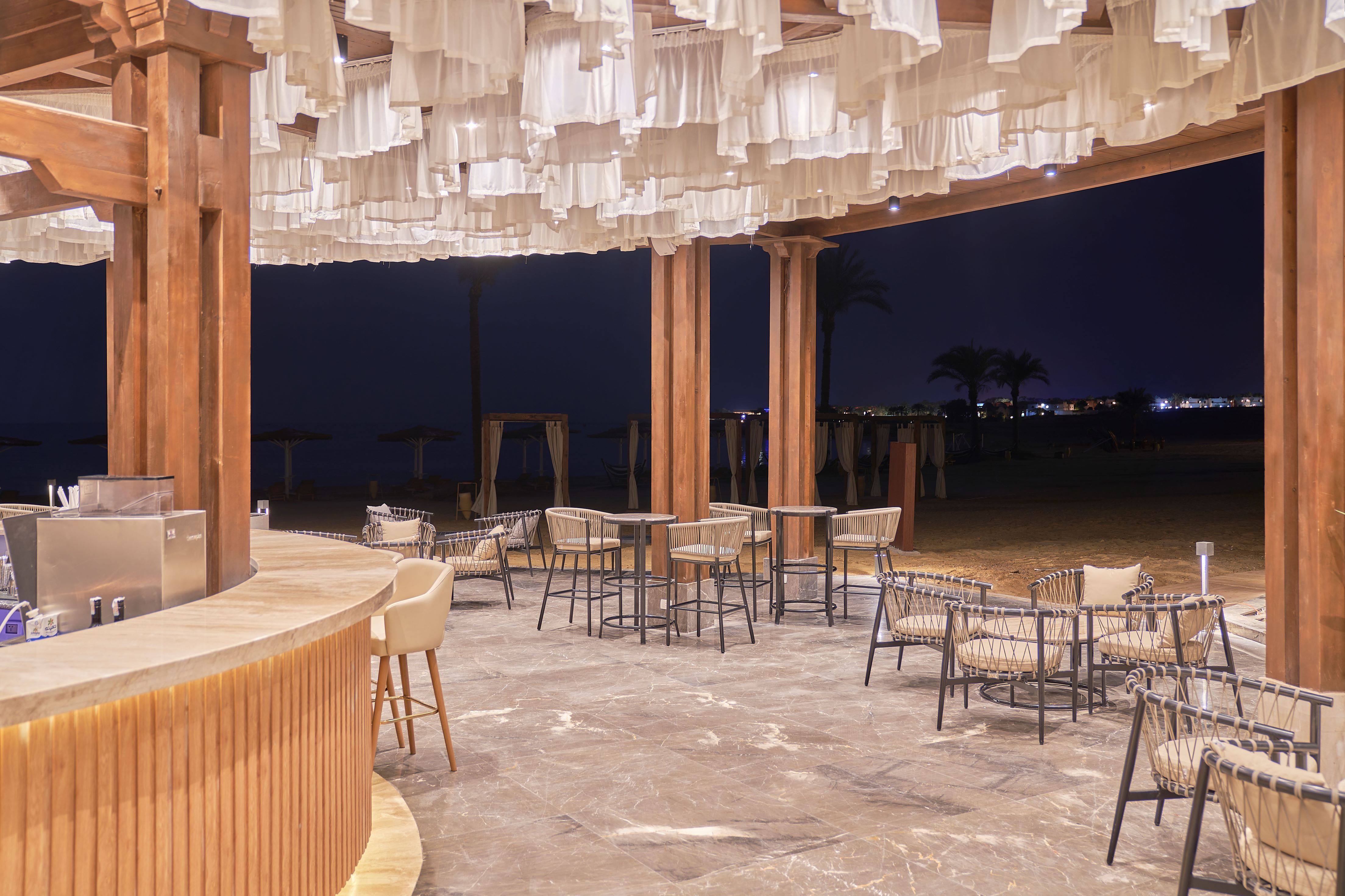 SALT BAR : VILLAGE BEACH BAR (ADULTS ONLY +16YRS)