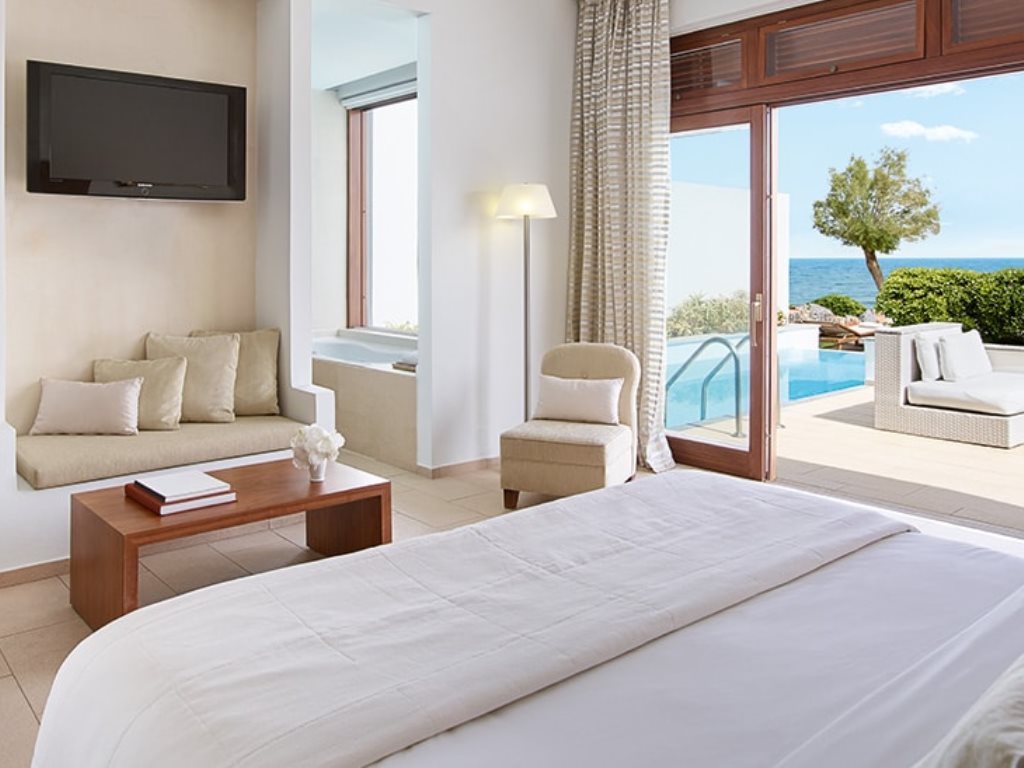 Luxury 2 Bedroom Beach Villa Sea Front Heated Private Pool Garden