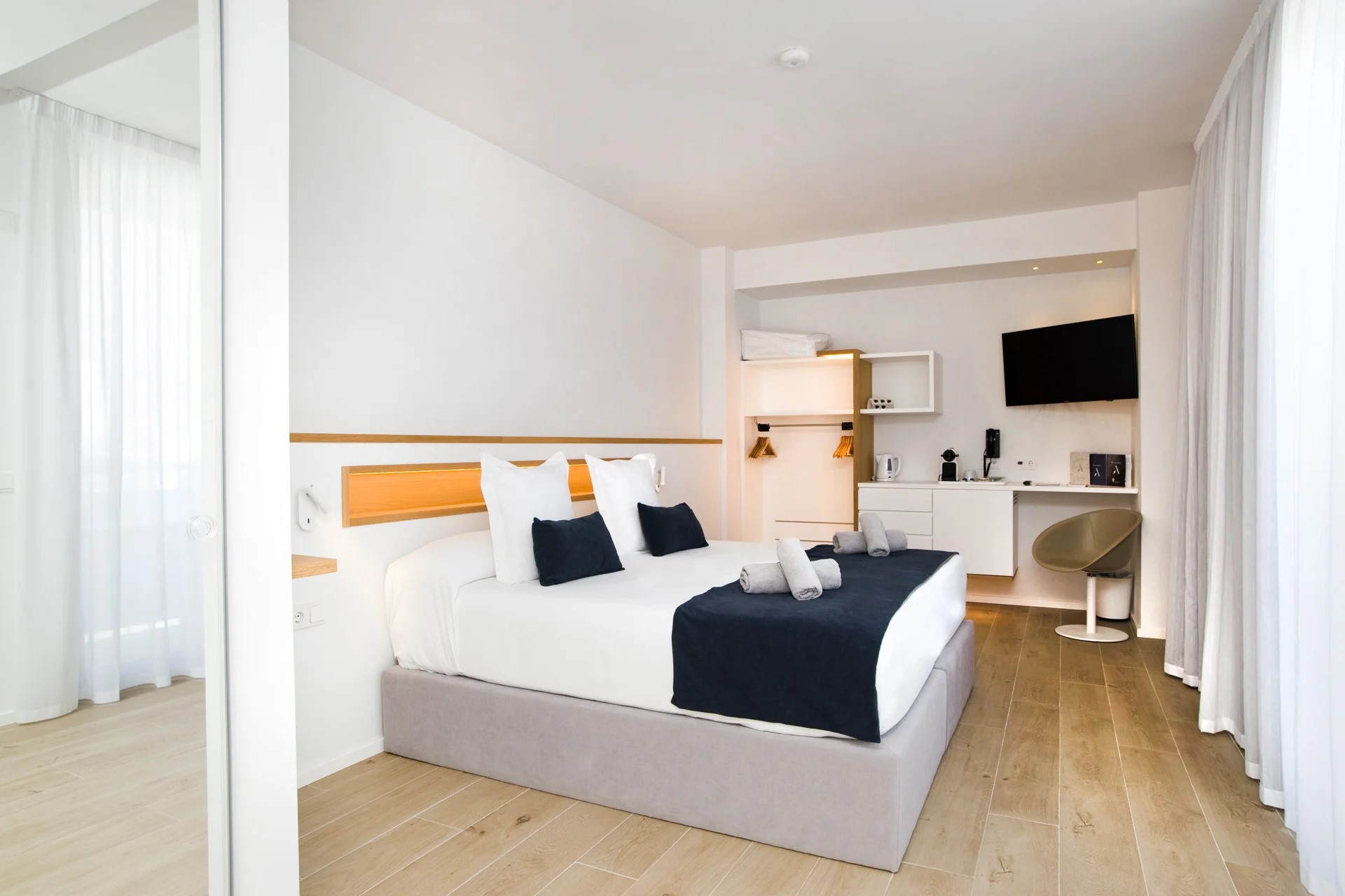 DS - DOUBLE SUPERIOR ROOM WITH BALCONY OR TERRAACE