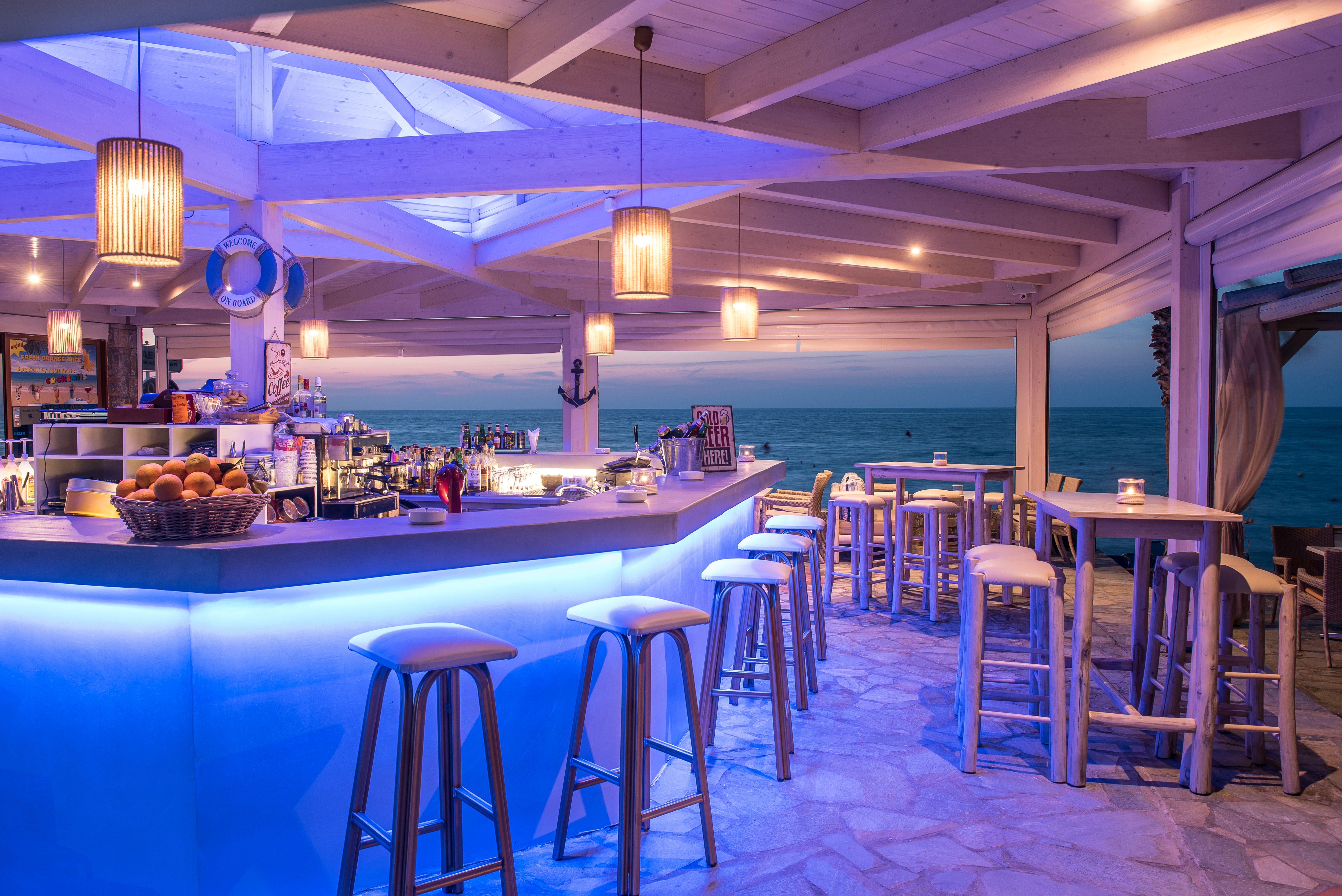 BAR AEOLOS