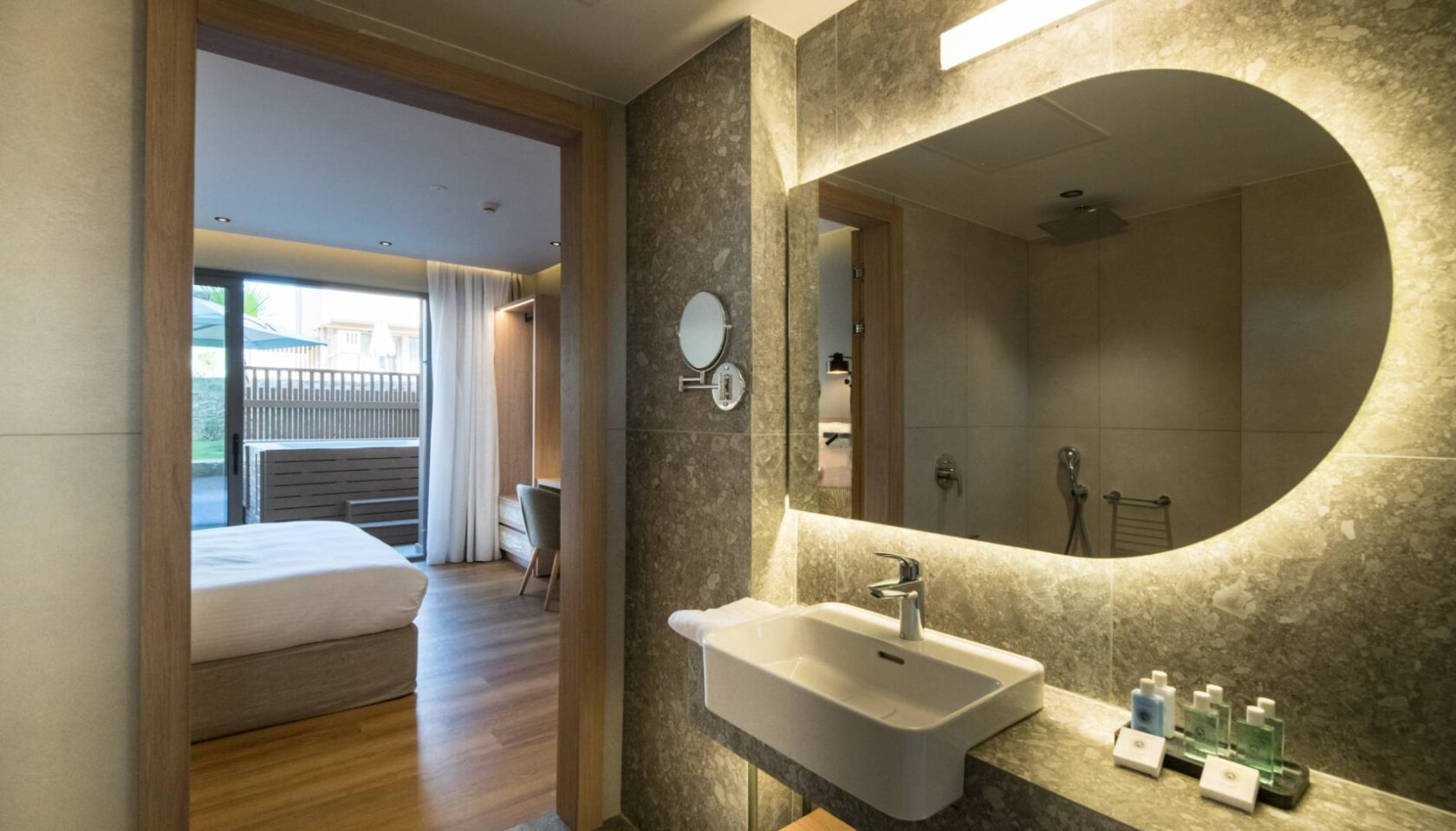 Classic Double Room Garden View with Outdoor Hot Tub