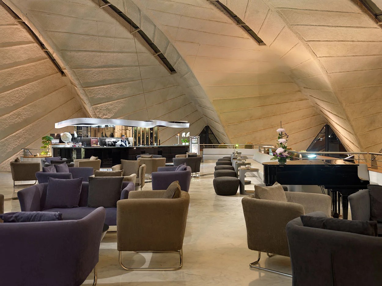 Lobby Bar