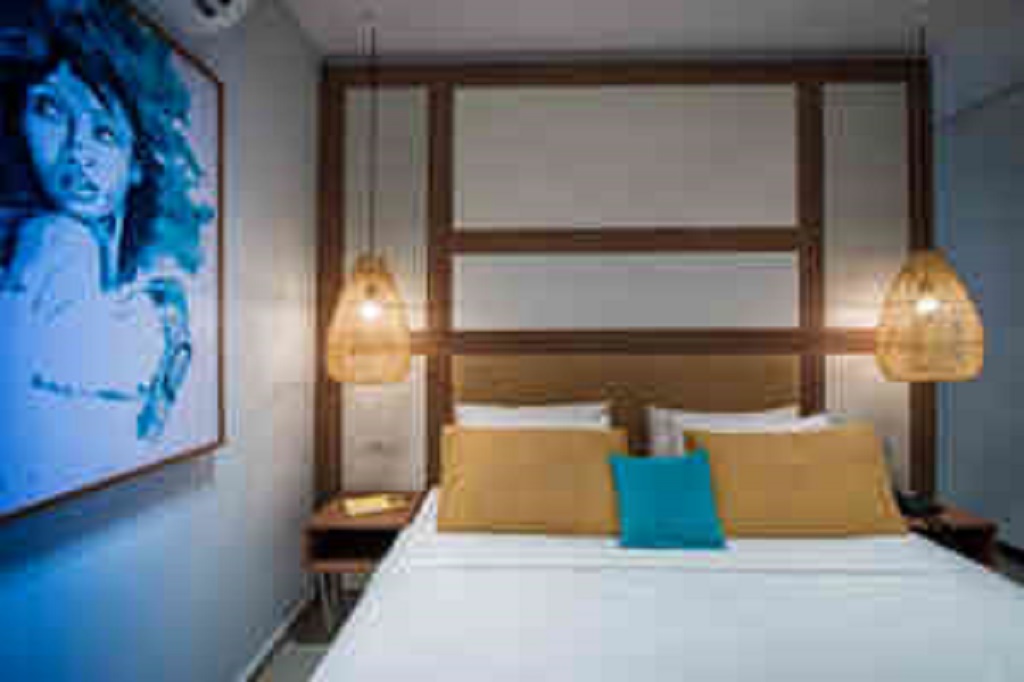 DOUBLE ROOM PLUS SWIM UP