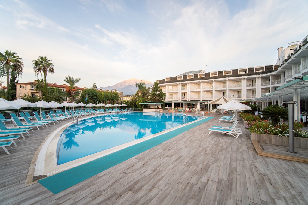 Piscina deschisă