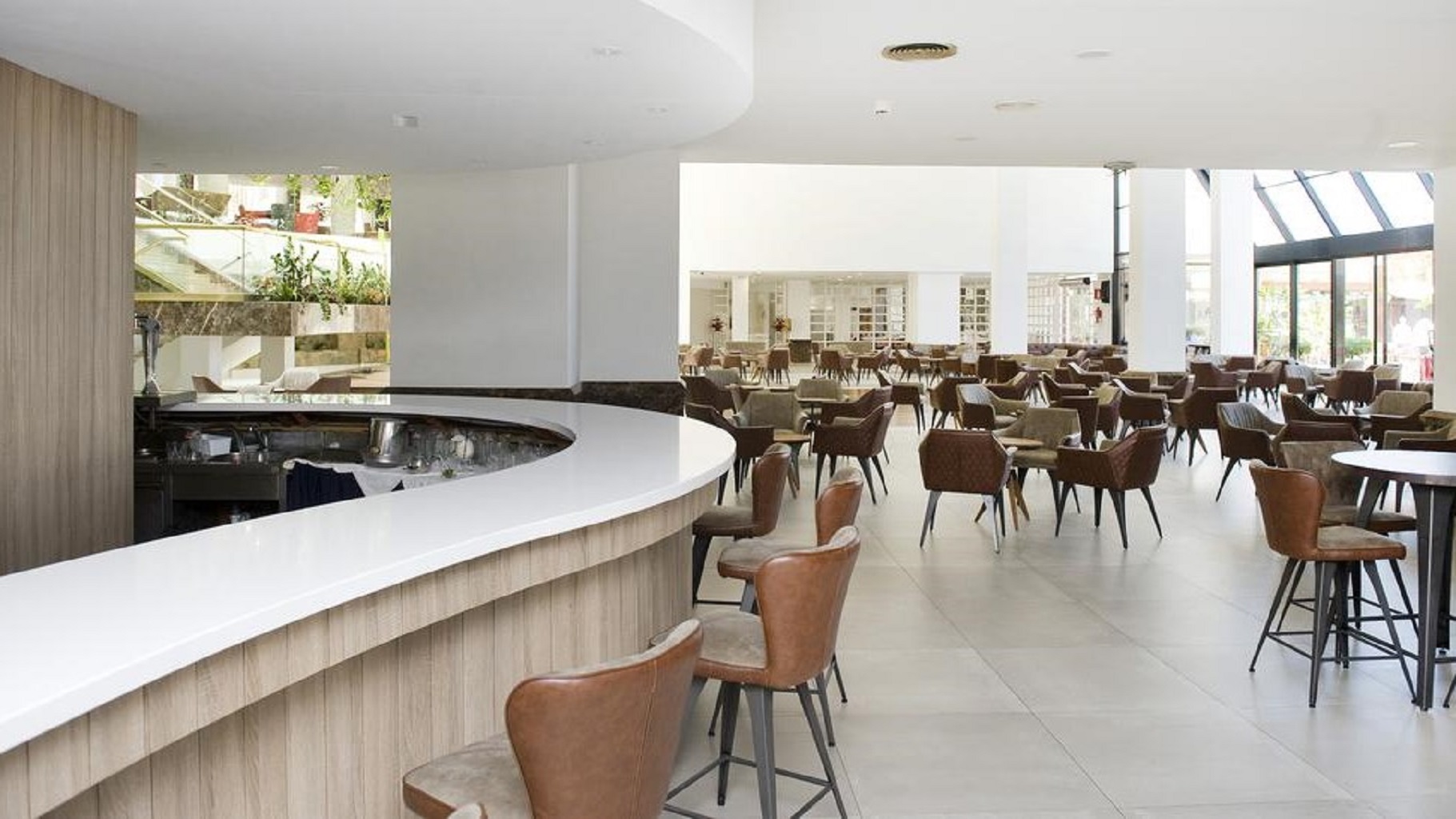 BAR SALOON