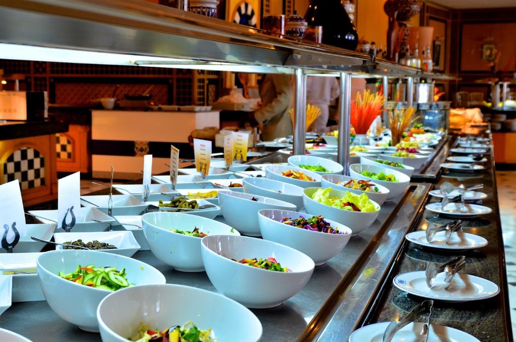 MAIN RESTAURANT "GUELLALA "