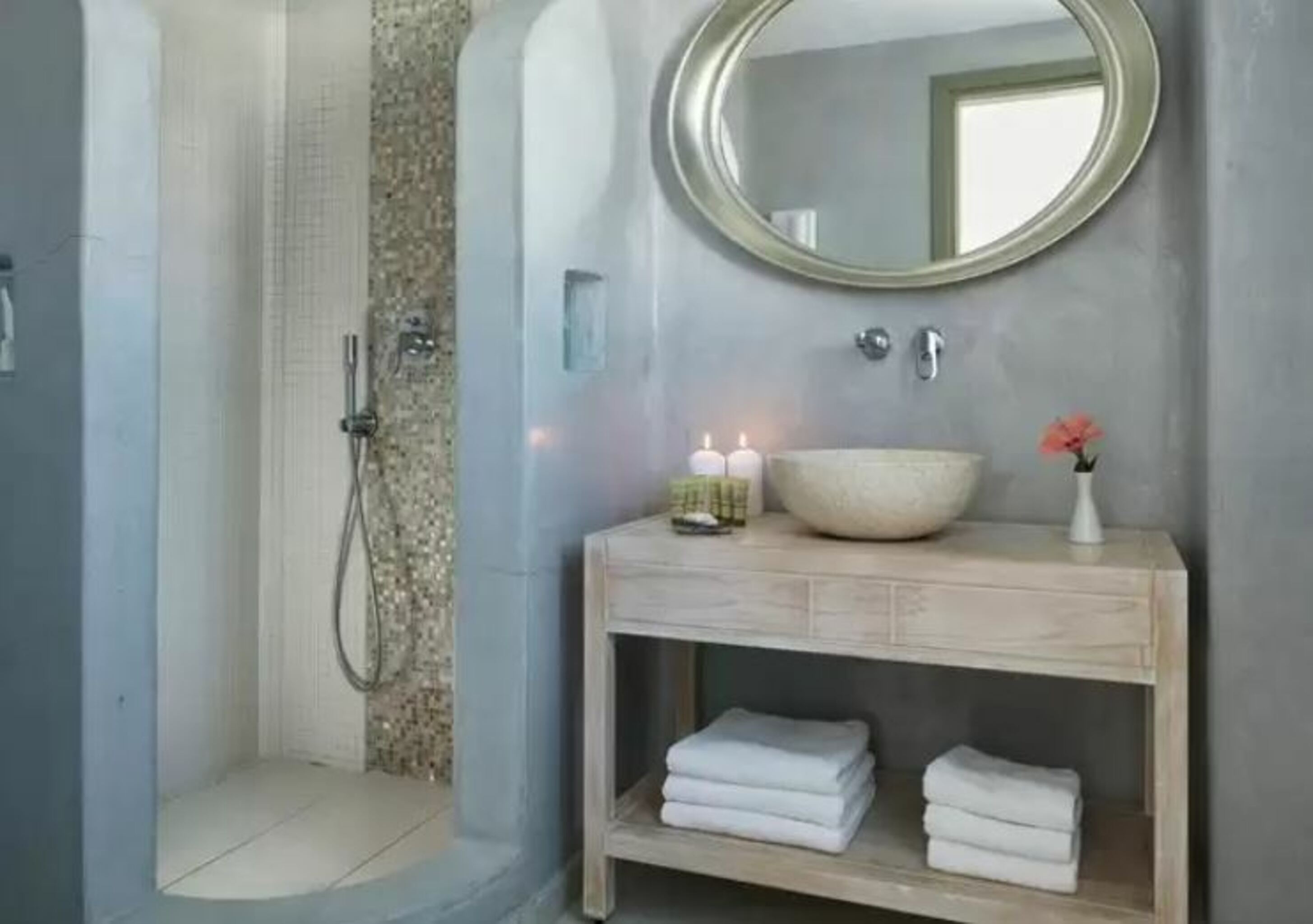 STUDIO TWO BEDS