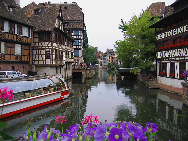 Strasbourg-bateau-mouche hello holidays.jpg