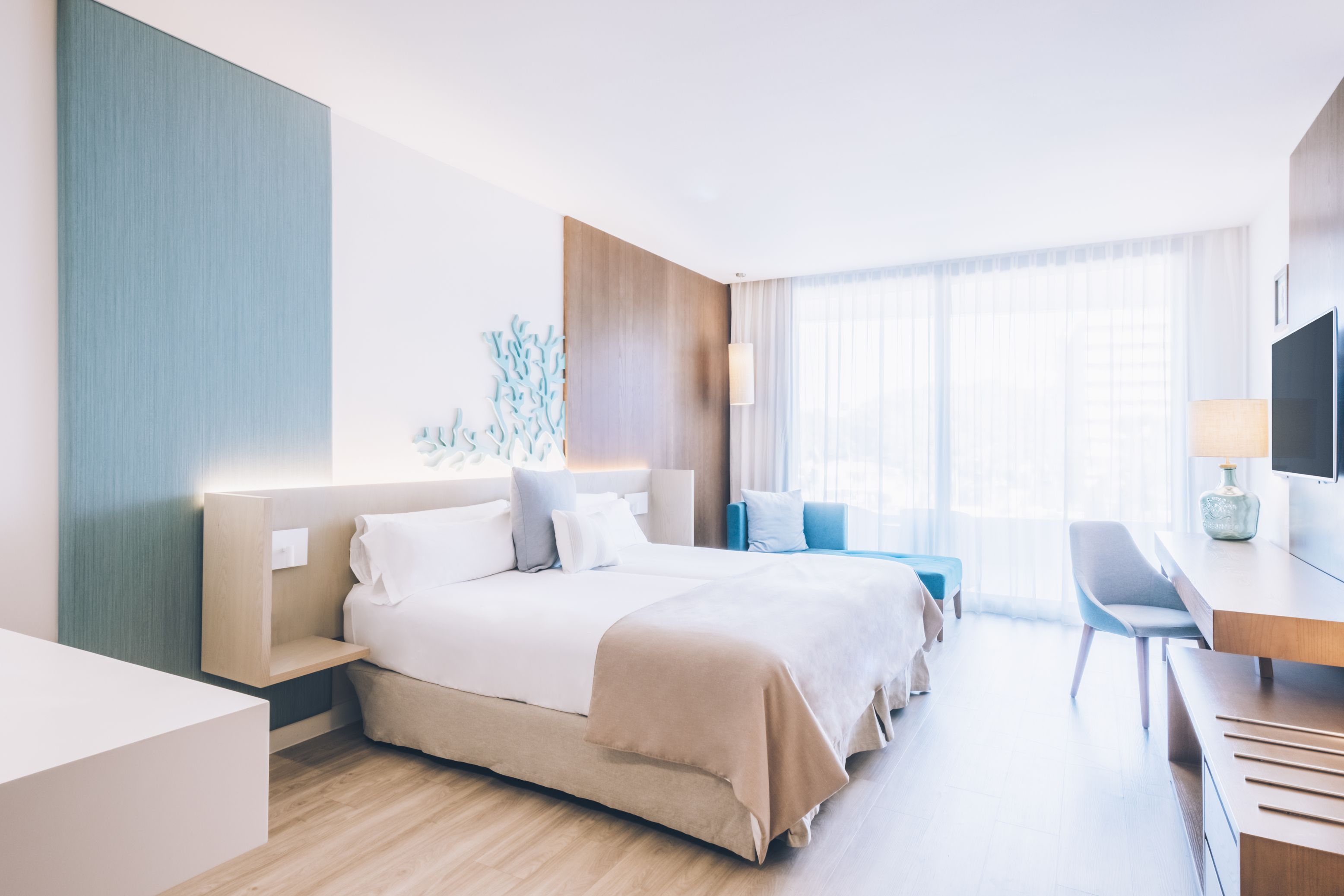 DOUBLE ROOM